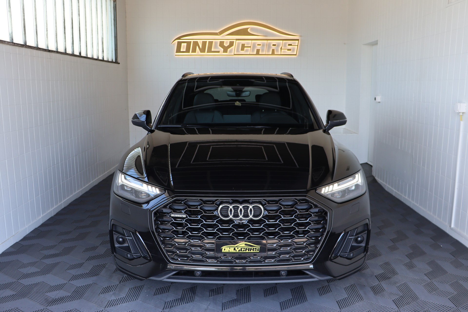 AUDI Q5 Sportback 40 TDI Blackedition quattro S-tronic-showroom-element-1