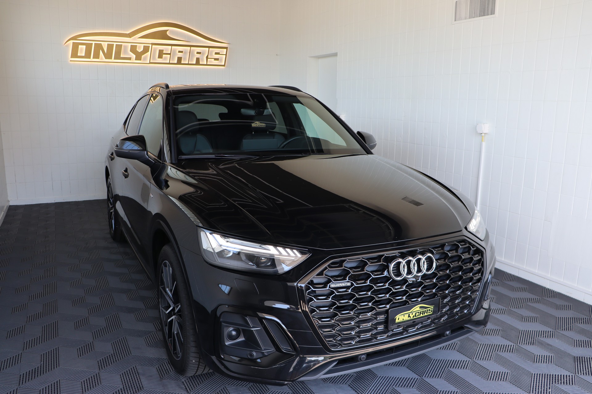 AUDI Q5 Sportback 40 TDI Blackedition quattro S-tronic-showroom-element-2