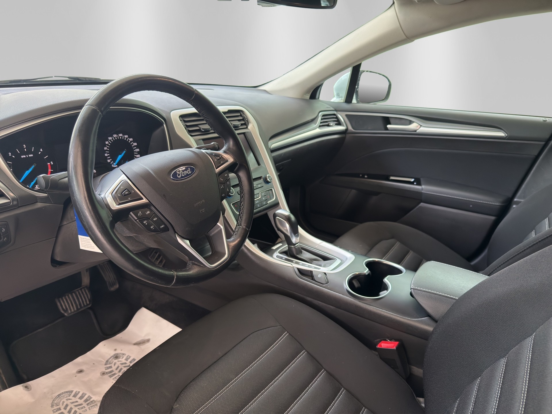 FORD Mondeo 2.0 TDCi Business Plus PowerShift-image-7