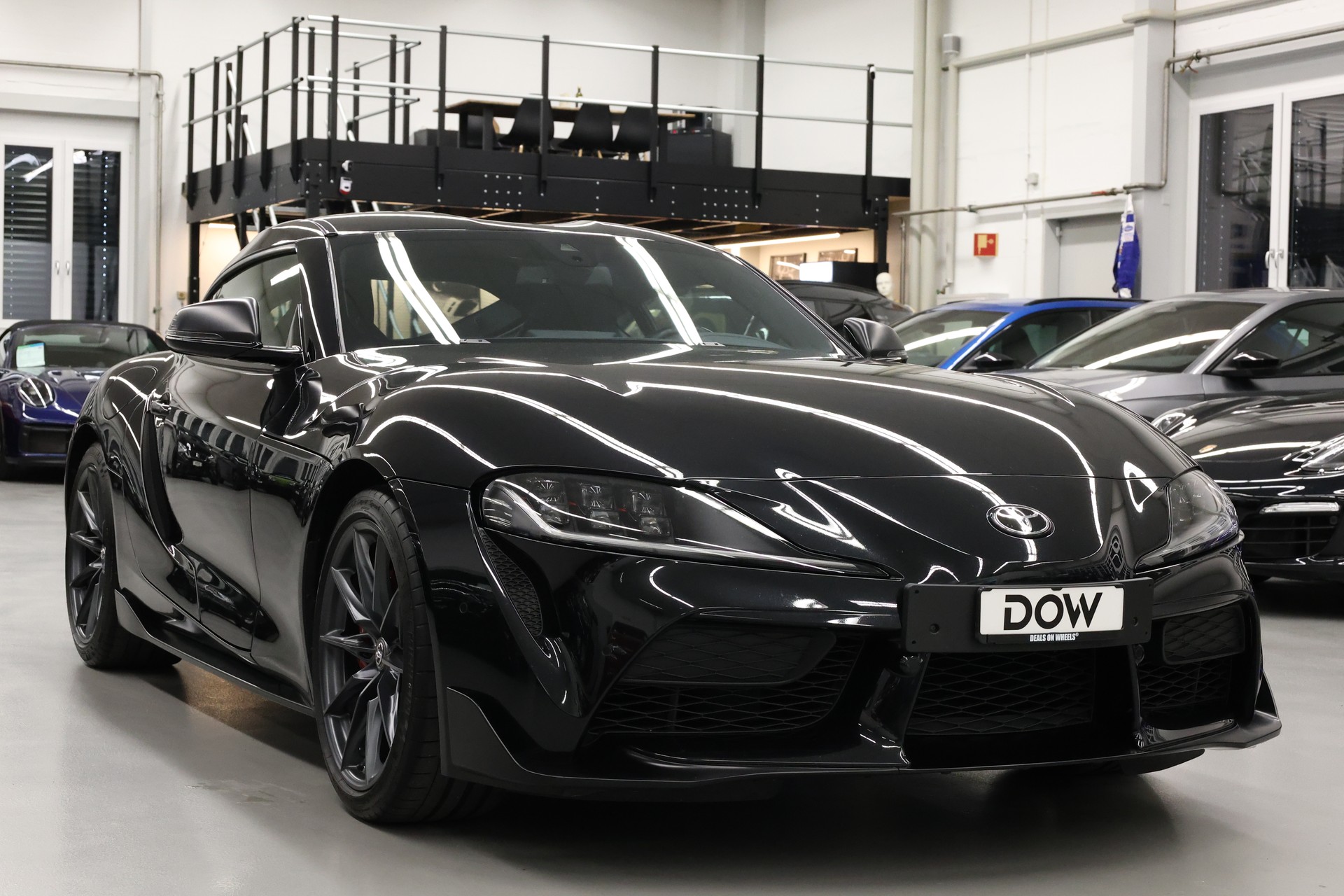 TOYOTA GR Supra 3.0 T Race Edition-showroom-element-3