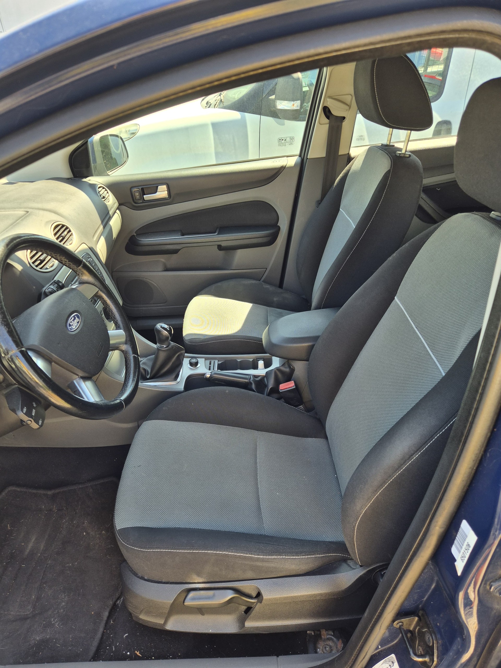 FORD Focus 1.6i VCT Carving-image-7
