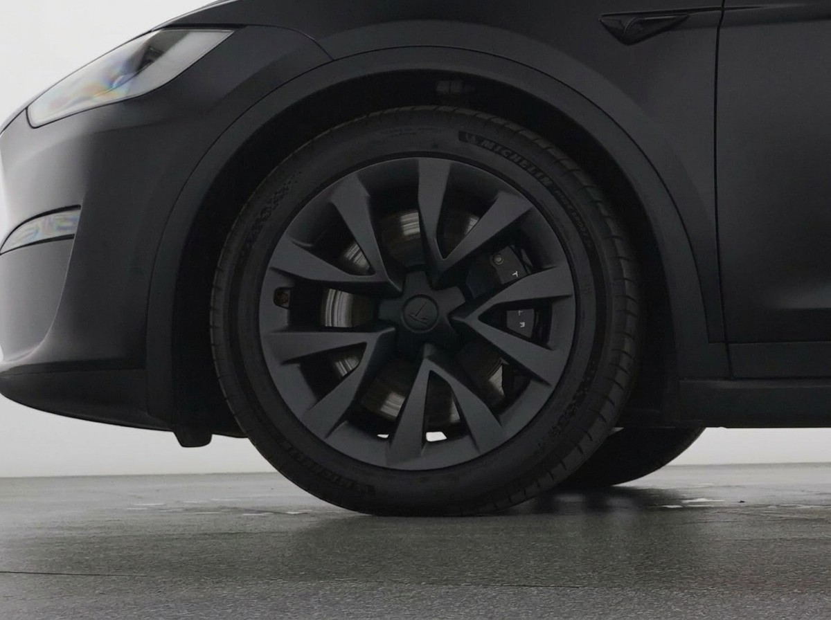 TESLA Model X 100kWh Palladium-showroom-element-1