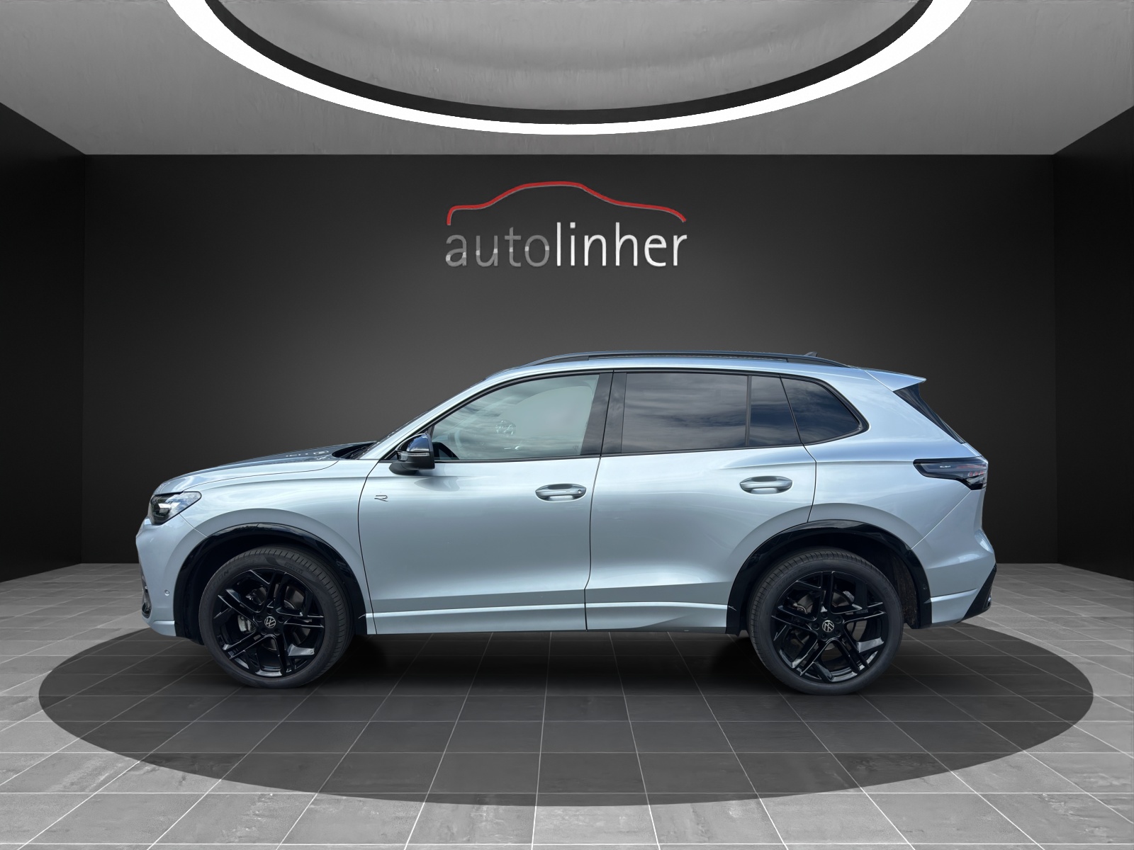 VW Tiguan 2.0 TDI SCR R-Line 4Motion DSG-showroom-element-1