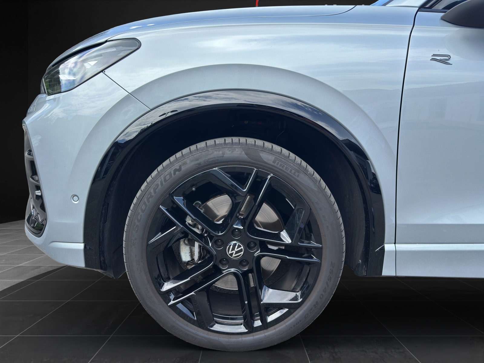 VW Tiguan 2.0 TDI SCR R-Line 4Motion DSG-image-12