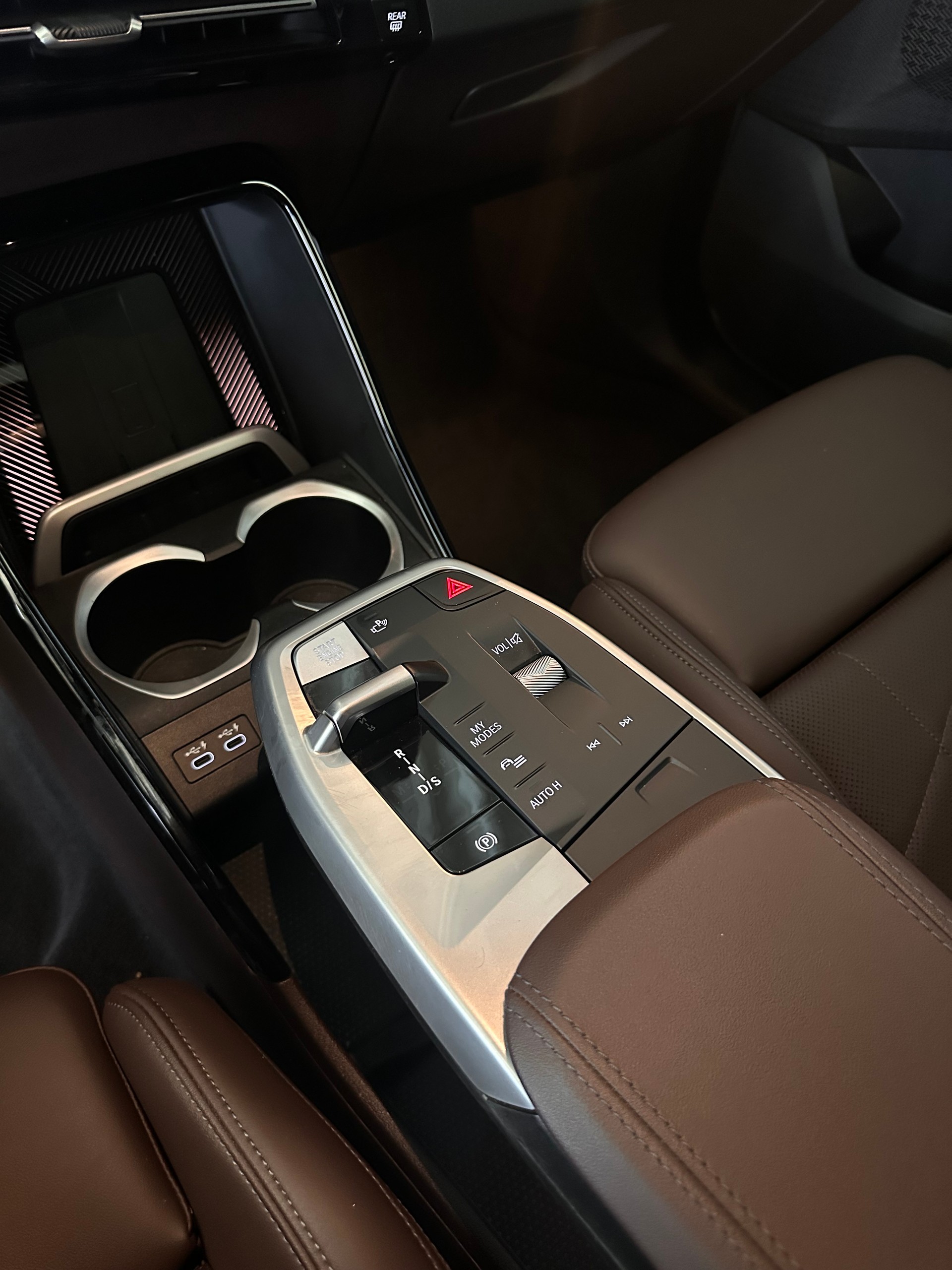 BMW X1 30e xDrive paddles-image-15