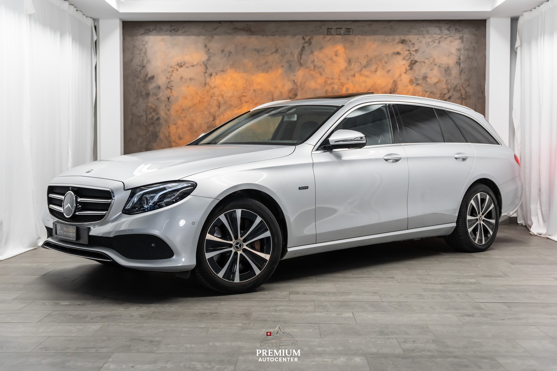 MERCEDES-BENZ E 300 de Avantgarde 9G-Tronic *Facelift*Panorama*Head-Up*Fahrassist*360°*
