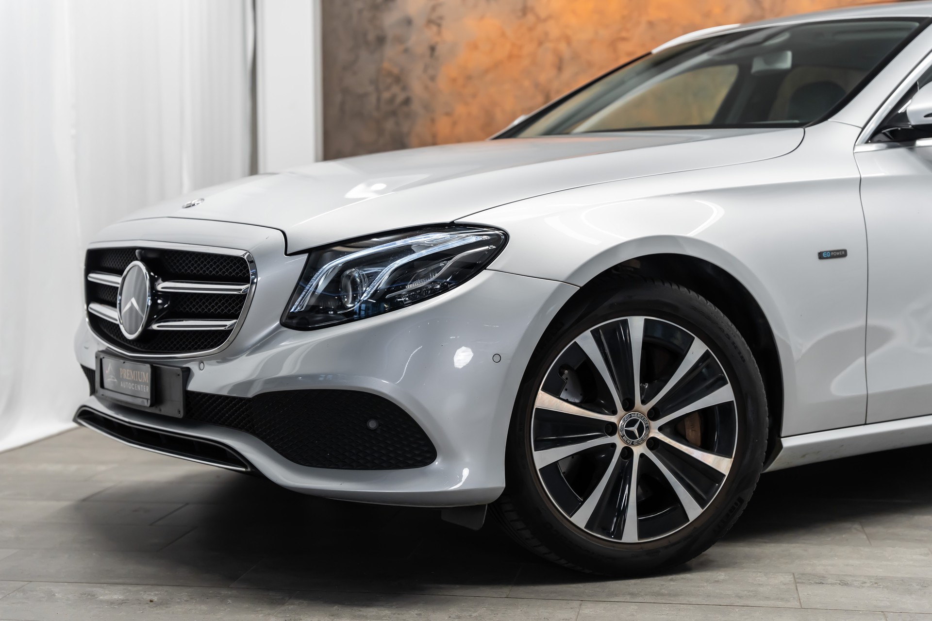 MERCEDES-BENZ E 300 de Avantgarde 9G-Tronic *Facelift*Panorama*Head-Up*Fahrassist*360°*-showroom-element-1