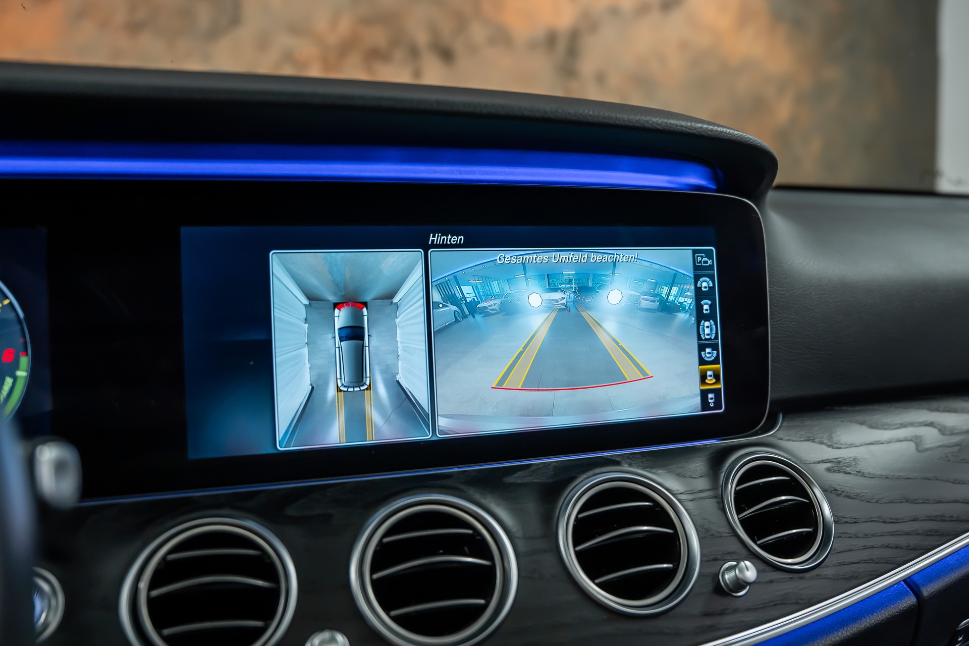 MERCEDES-BENZ E 300 de Avantgarde 9G-Tronic *Facelift*Panorama*Head-Up*Fahrassist*360°*-image-26