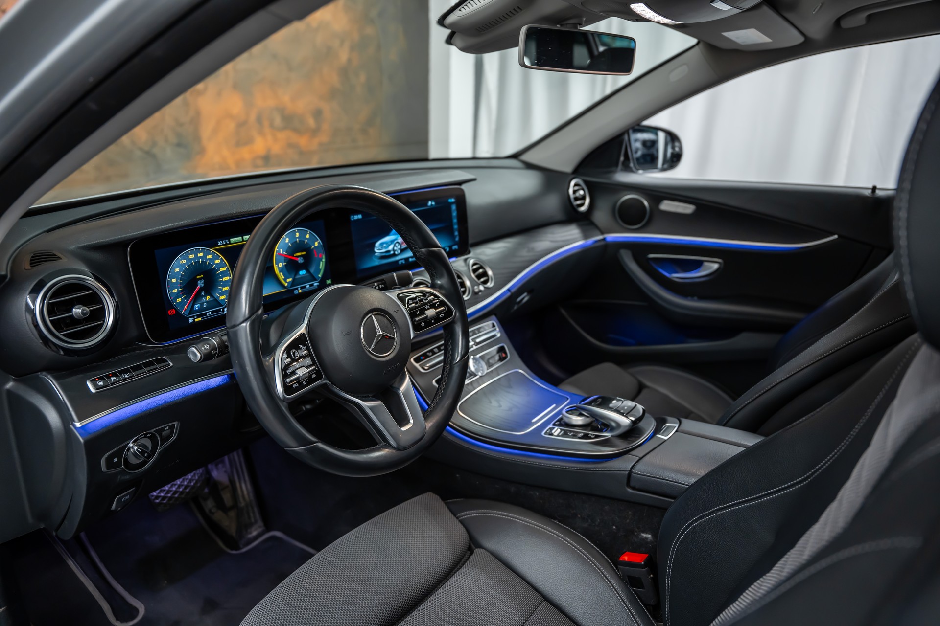 MERCEDES-BENZ E 300 de Avantgarde 9G-Tronic *Facelift*Panorama*Head-Up*Fahrassist*360°*-image-11