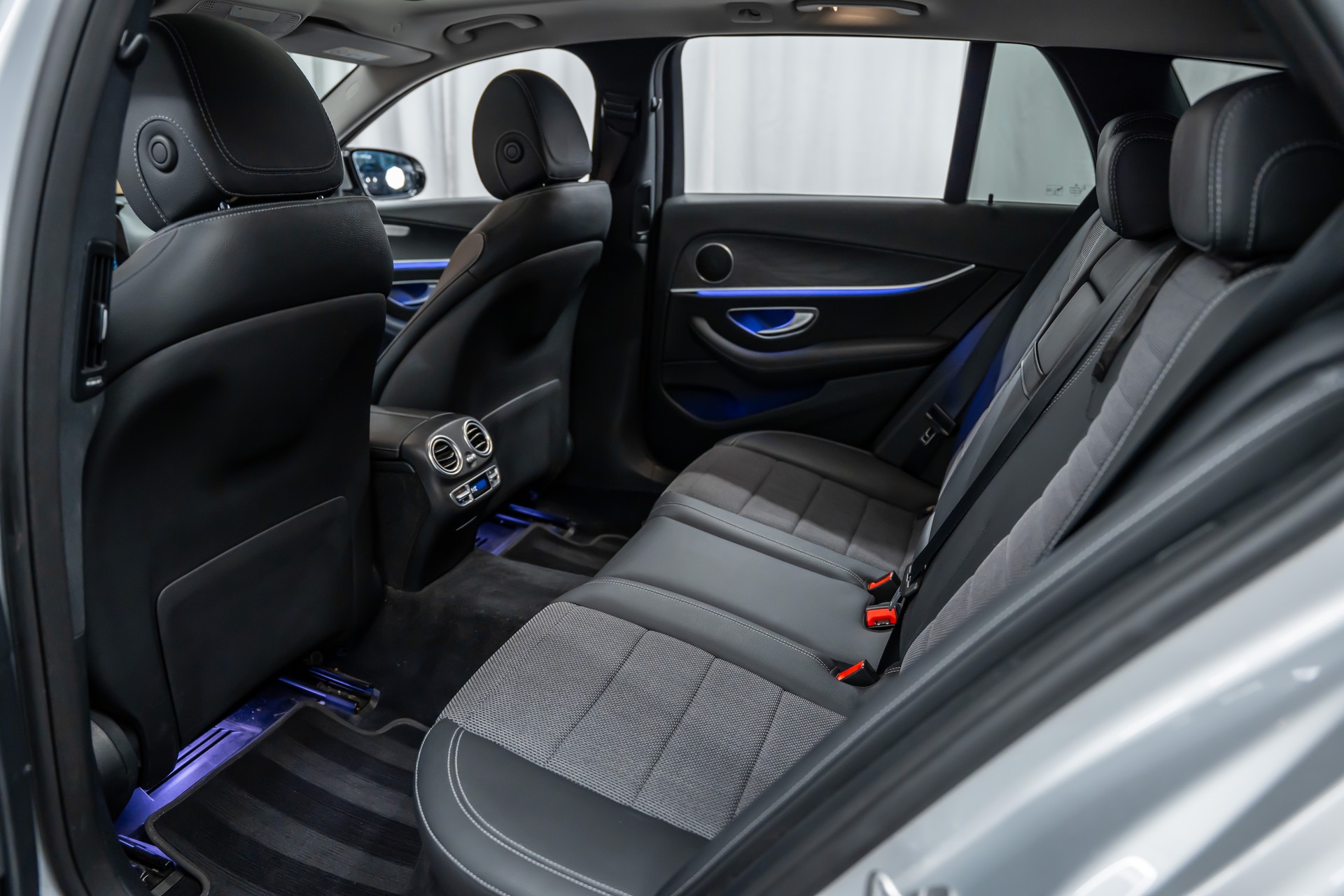 MERCEDES-BENZ E 300 de Avantgarde 9G-Tronic *Facelift*Panorama*Head-Up*Fahrassist*360°*-image-14