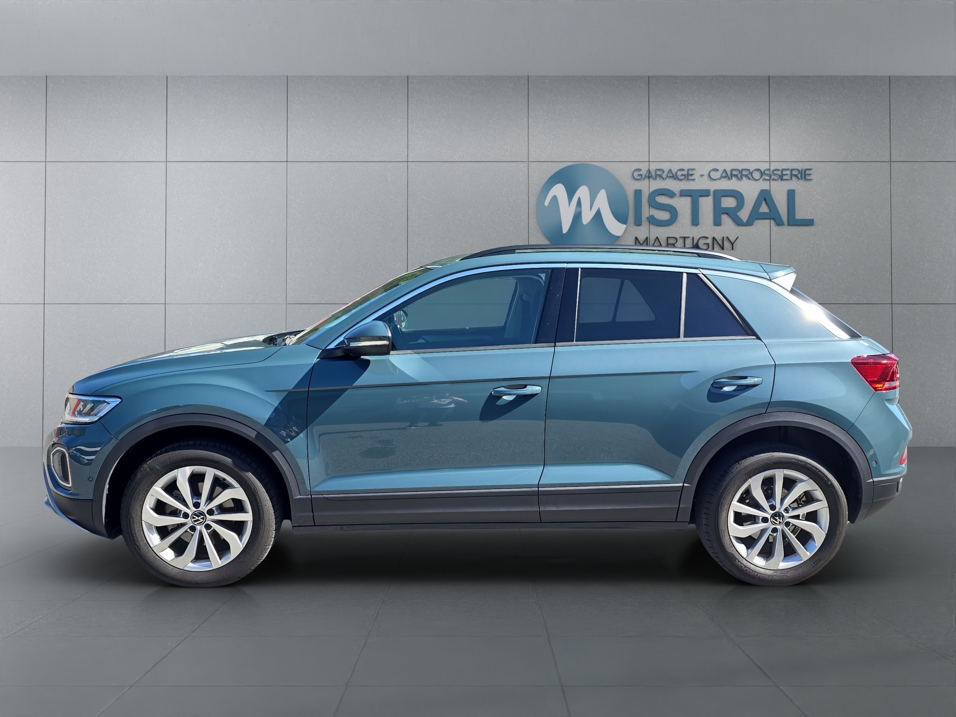 VW T-Roc 1.5 TSI Life United DSG-showroom-element-1