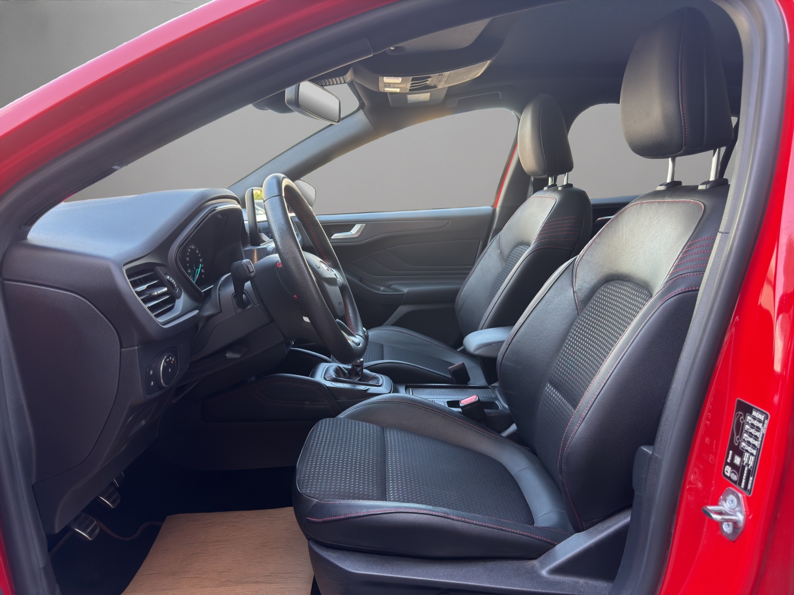 FORD Focus 1.5 SCTi ST-Line-image-8