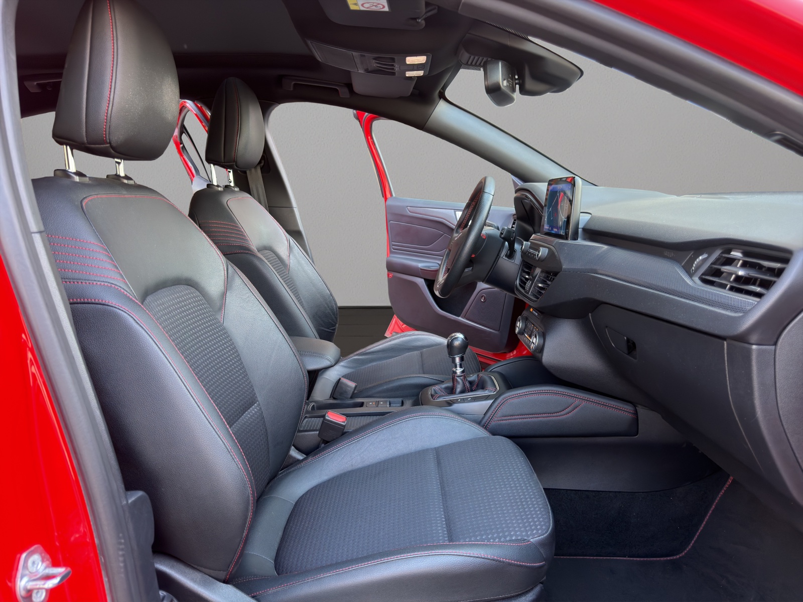 FORD Focus 1.5 SCTi ST-Line-image-16