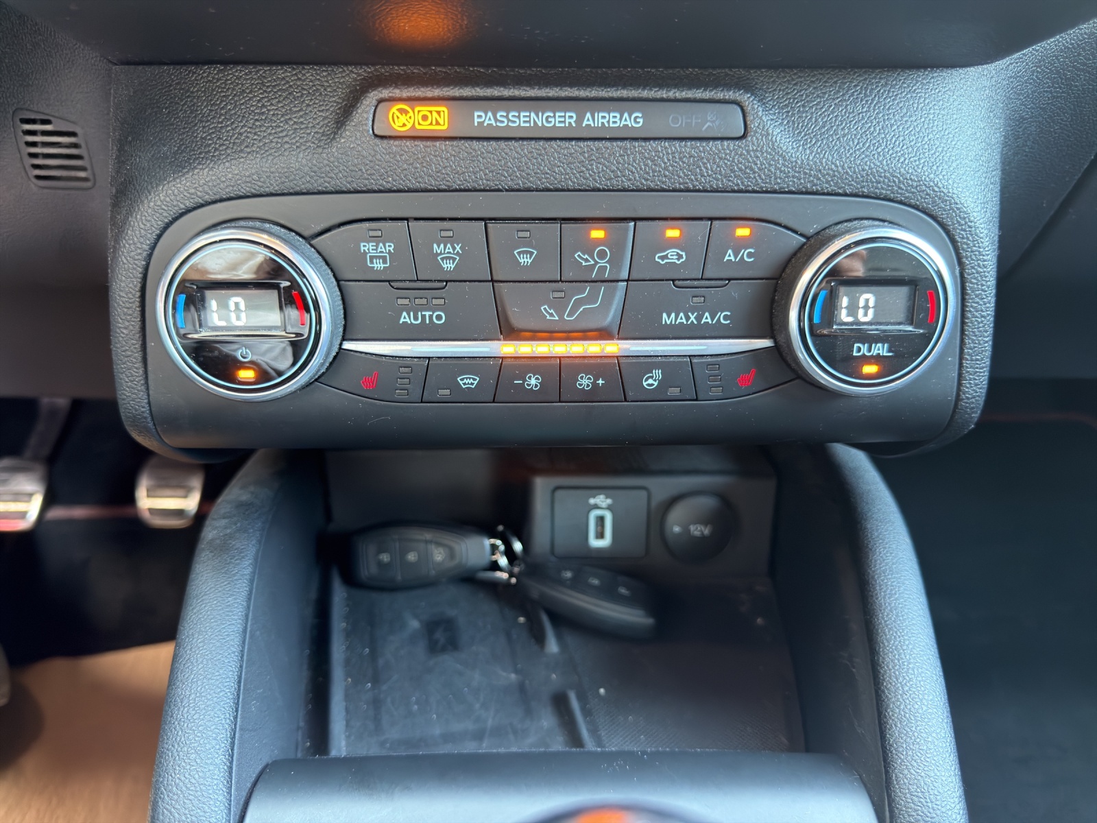 FORD Focus 1.5 SCTi ST-Line-image-15