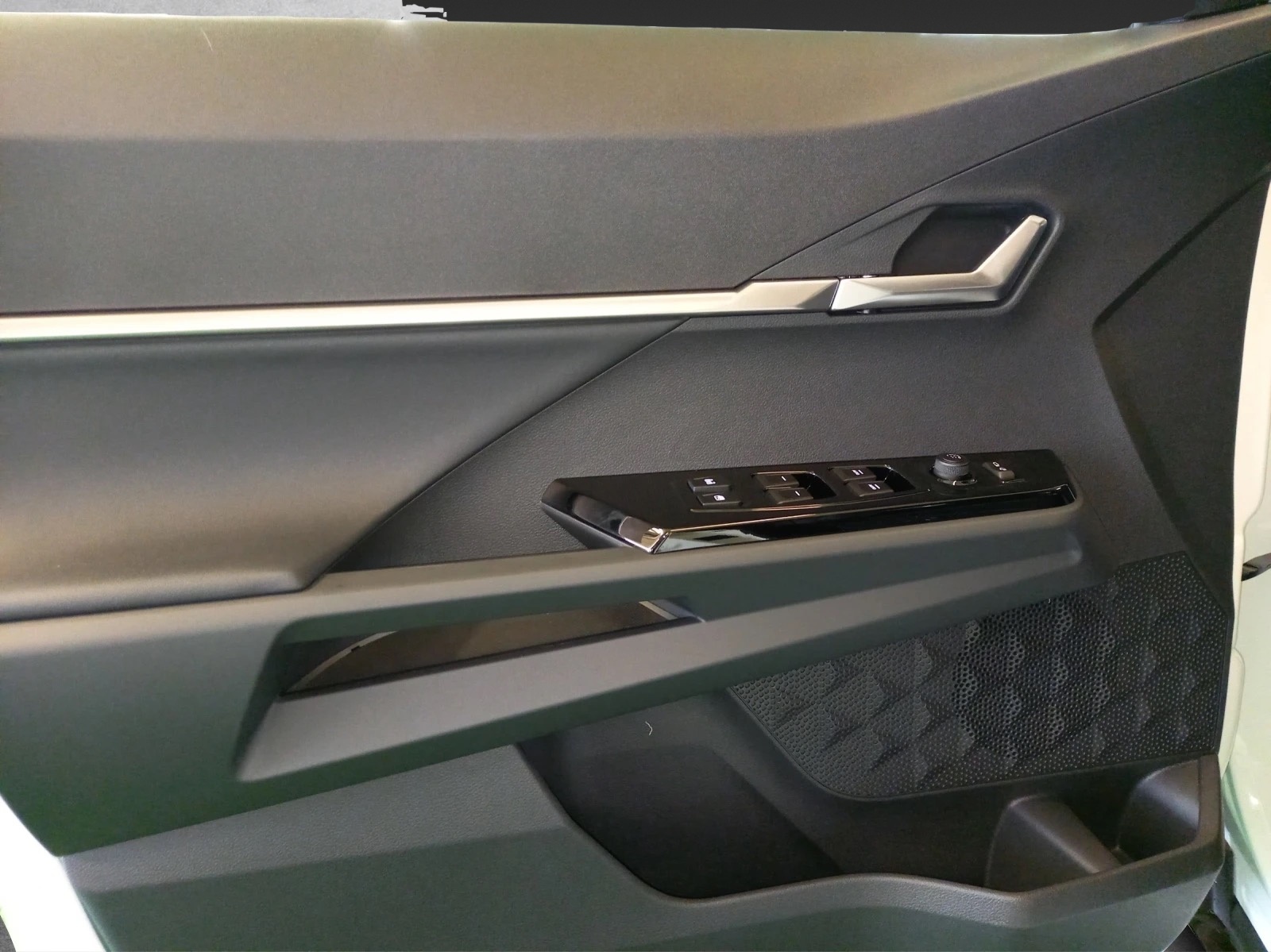 KGM-SsangYong Musso 80,6 kWh Bronze 4WD-image-10