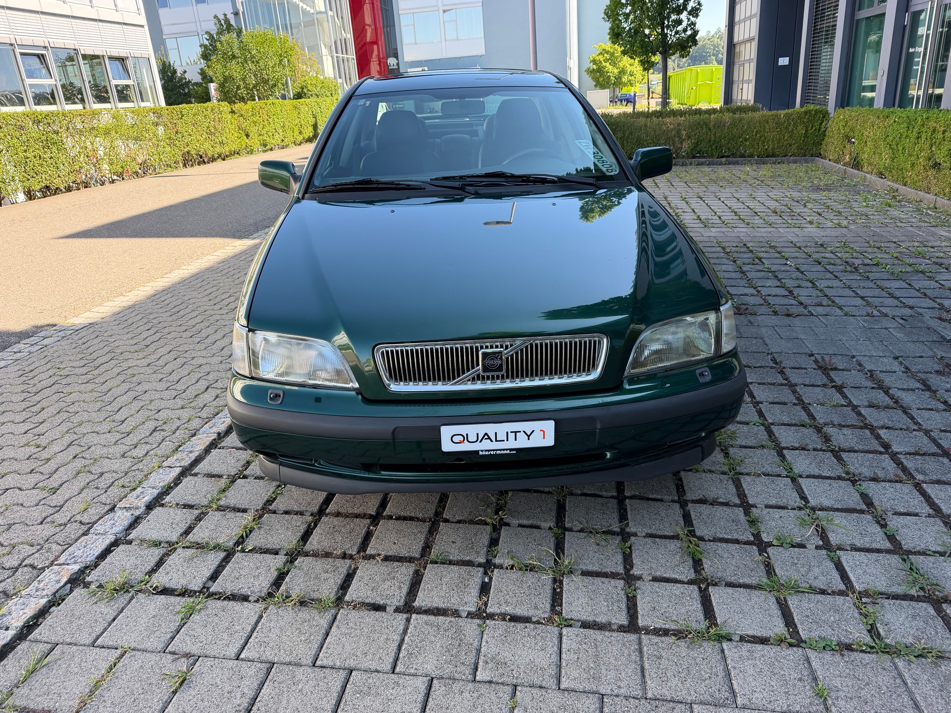 VOLVO S40 2.0-showroom-element-1