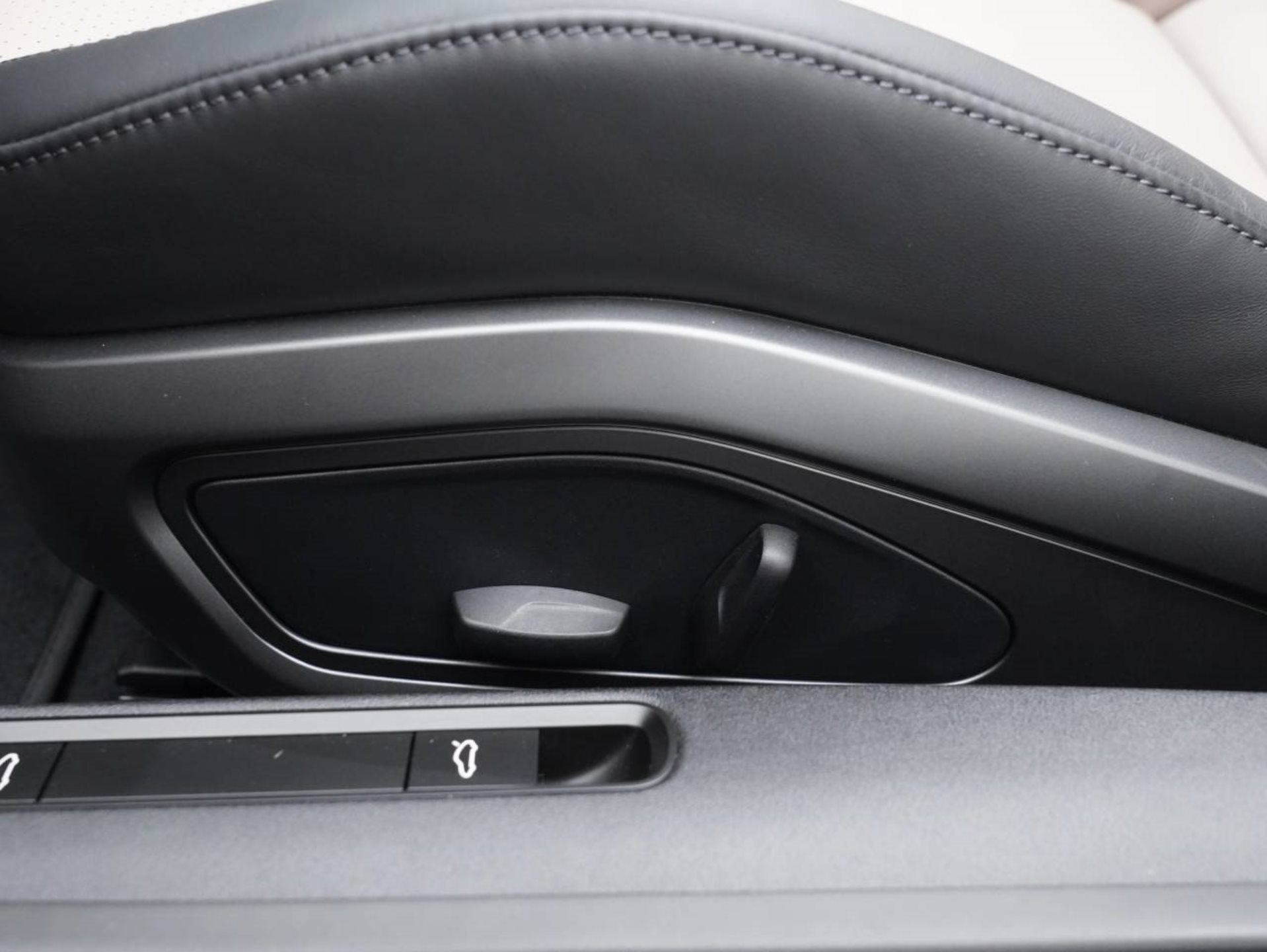 PORSCHE 911 Targa 4S-image-22