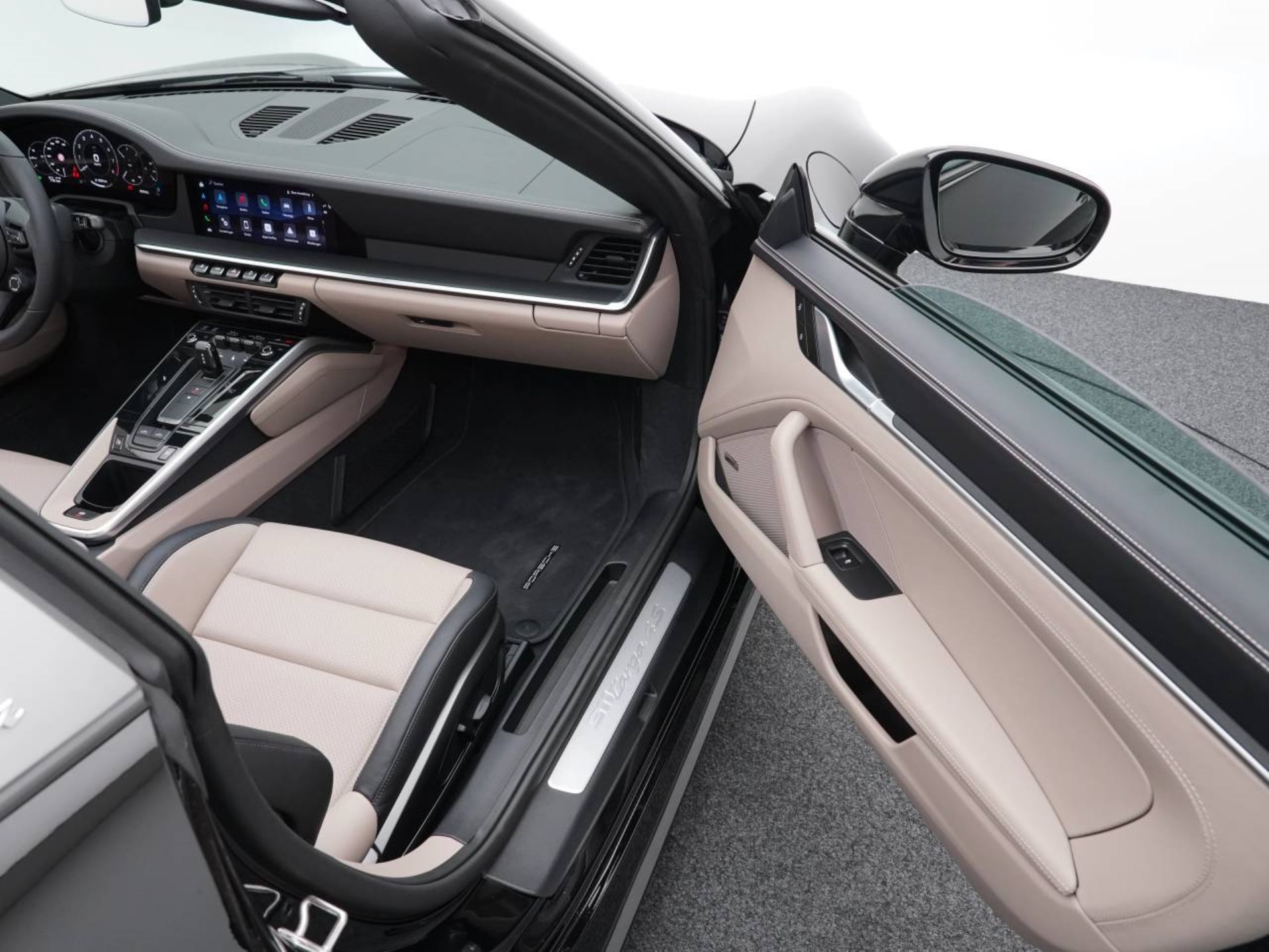 PORSCHE 911 Targa 4S-image-23