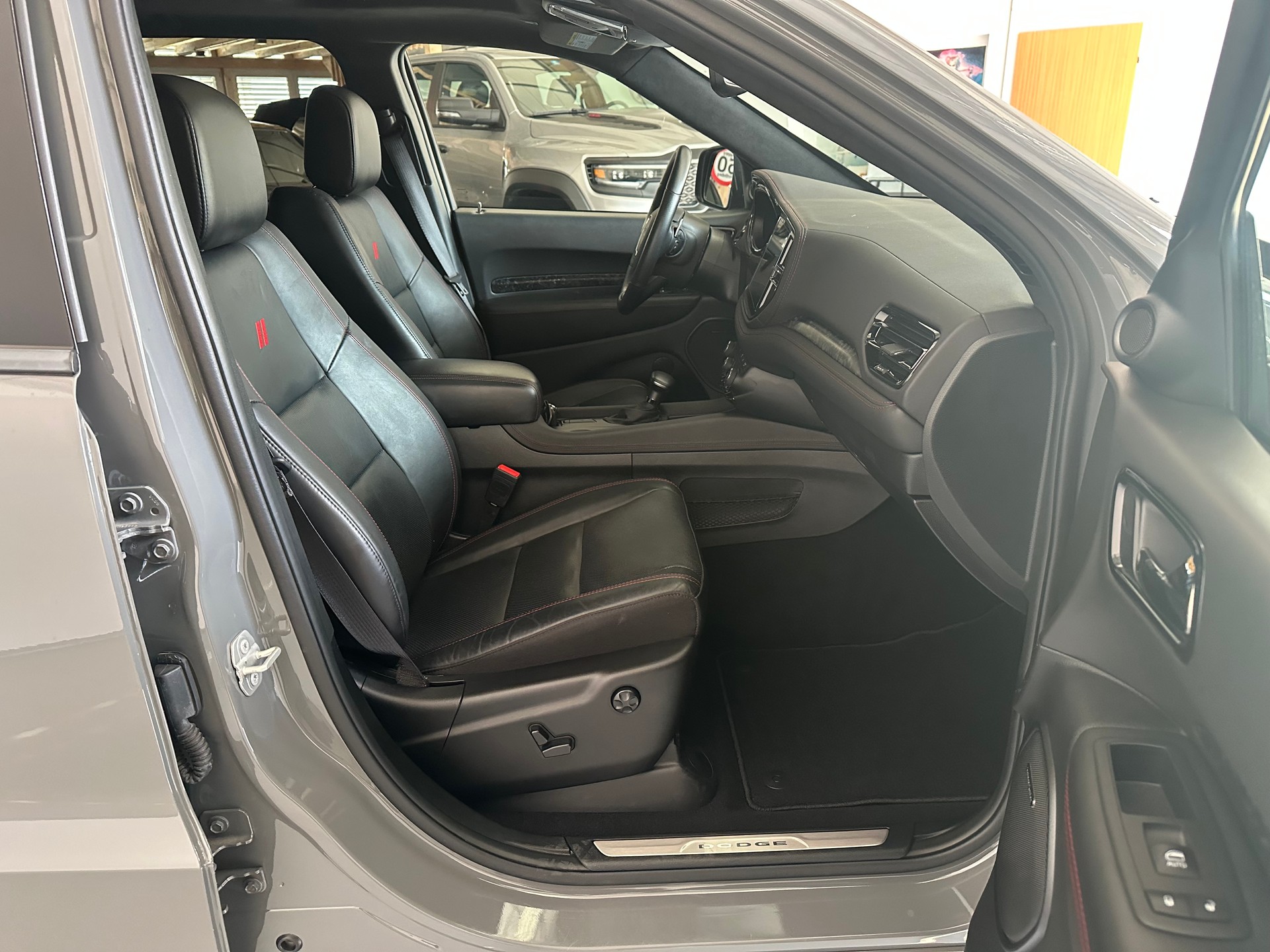 DODGE Durango R/T Premium-image-4
