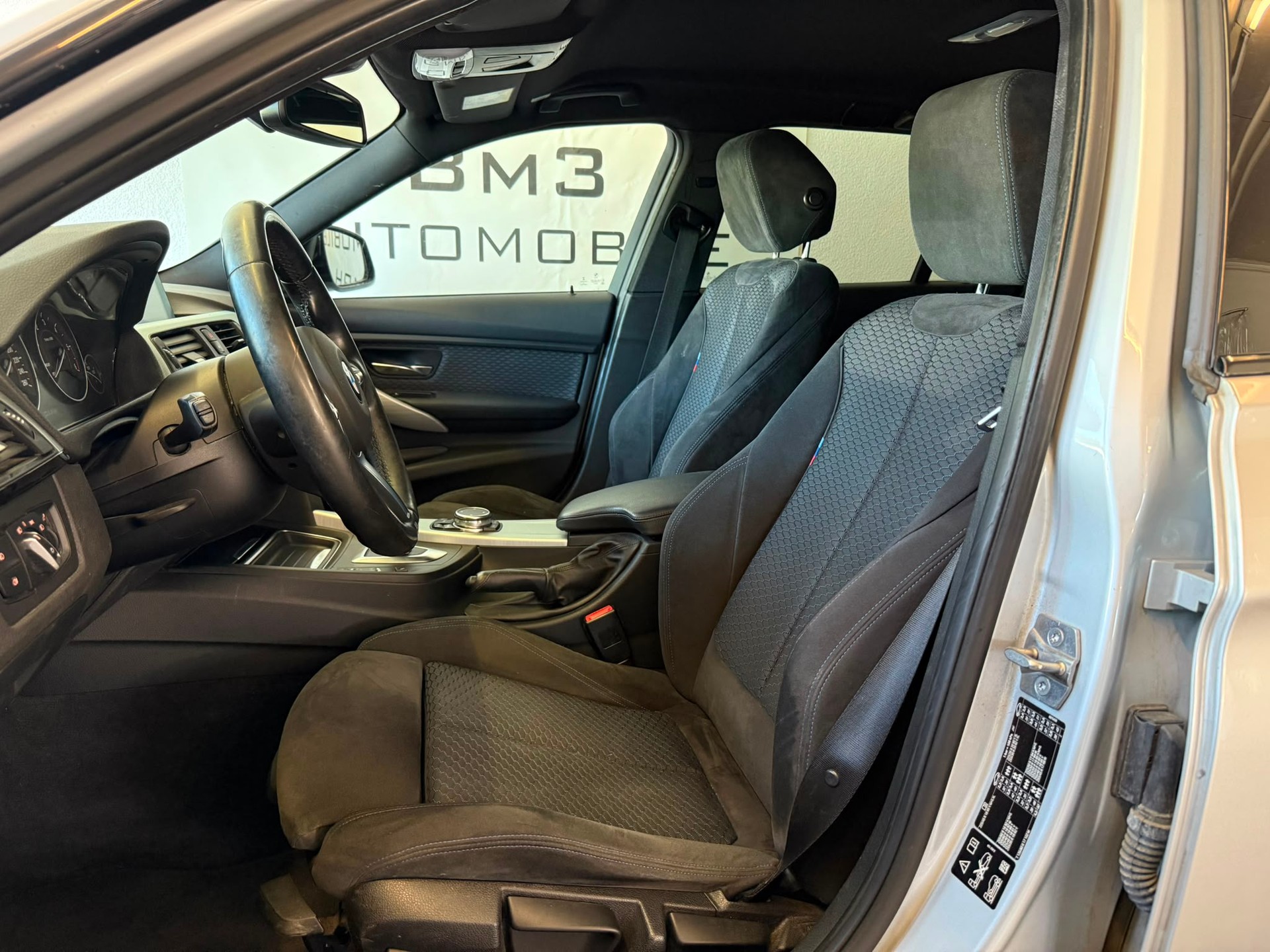 BMW 320d xDrive Touring Steptronic-image-7