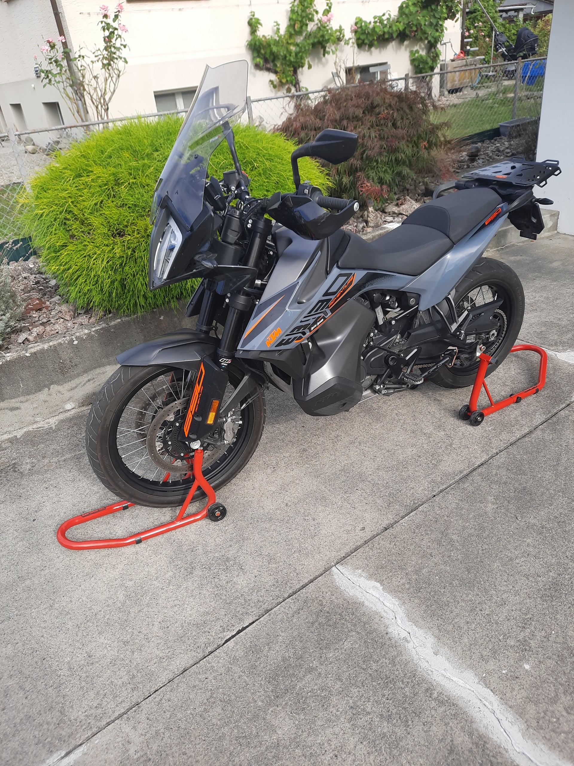 KTM 890 Adventure-image-1