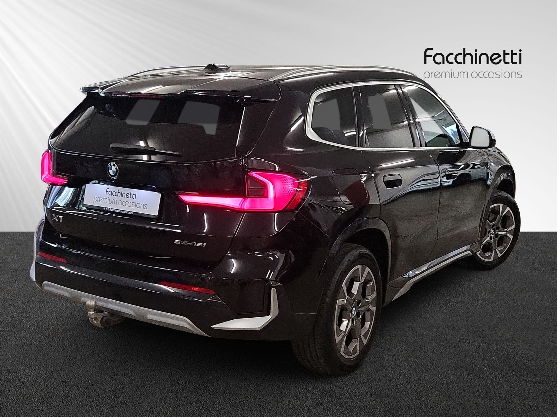 BMW X1 sDrive 18i xLine-showroom-element-2