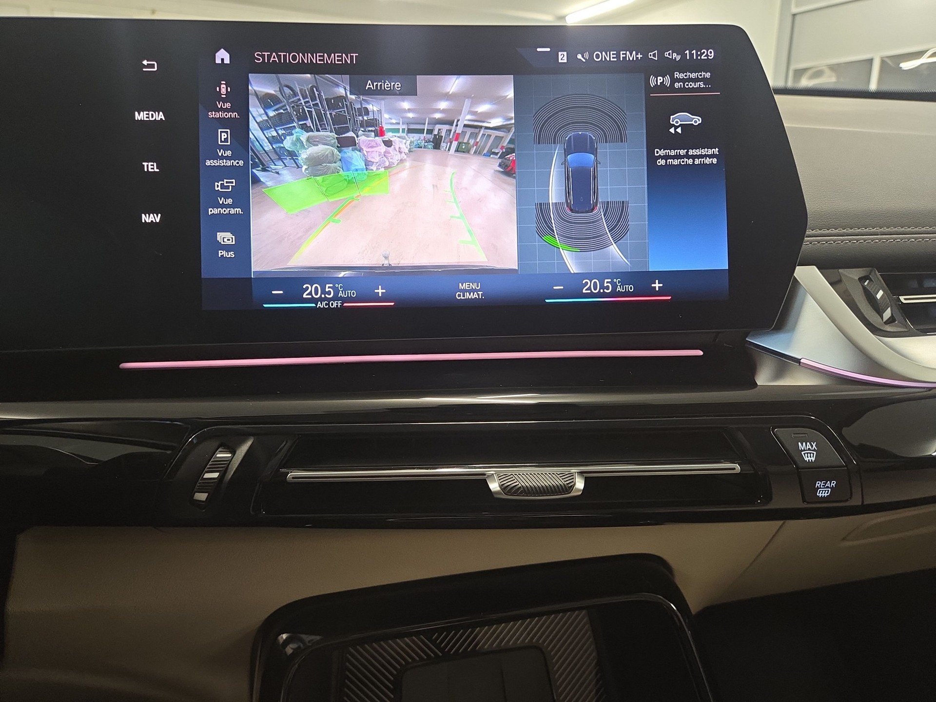 BMW X1 sDrive 18i xLine-image-12