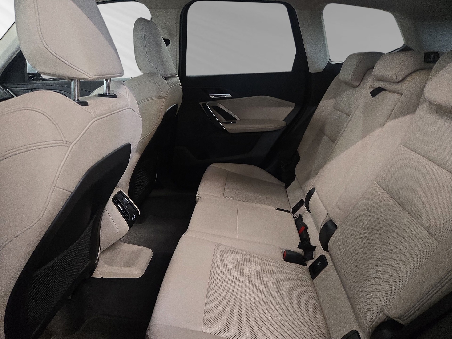 BMW X1 sDrive 18i xLine-image-6