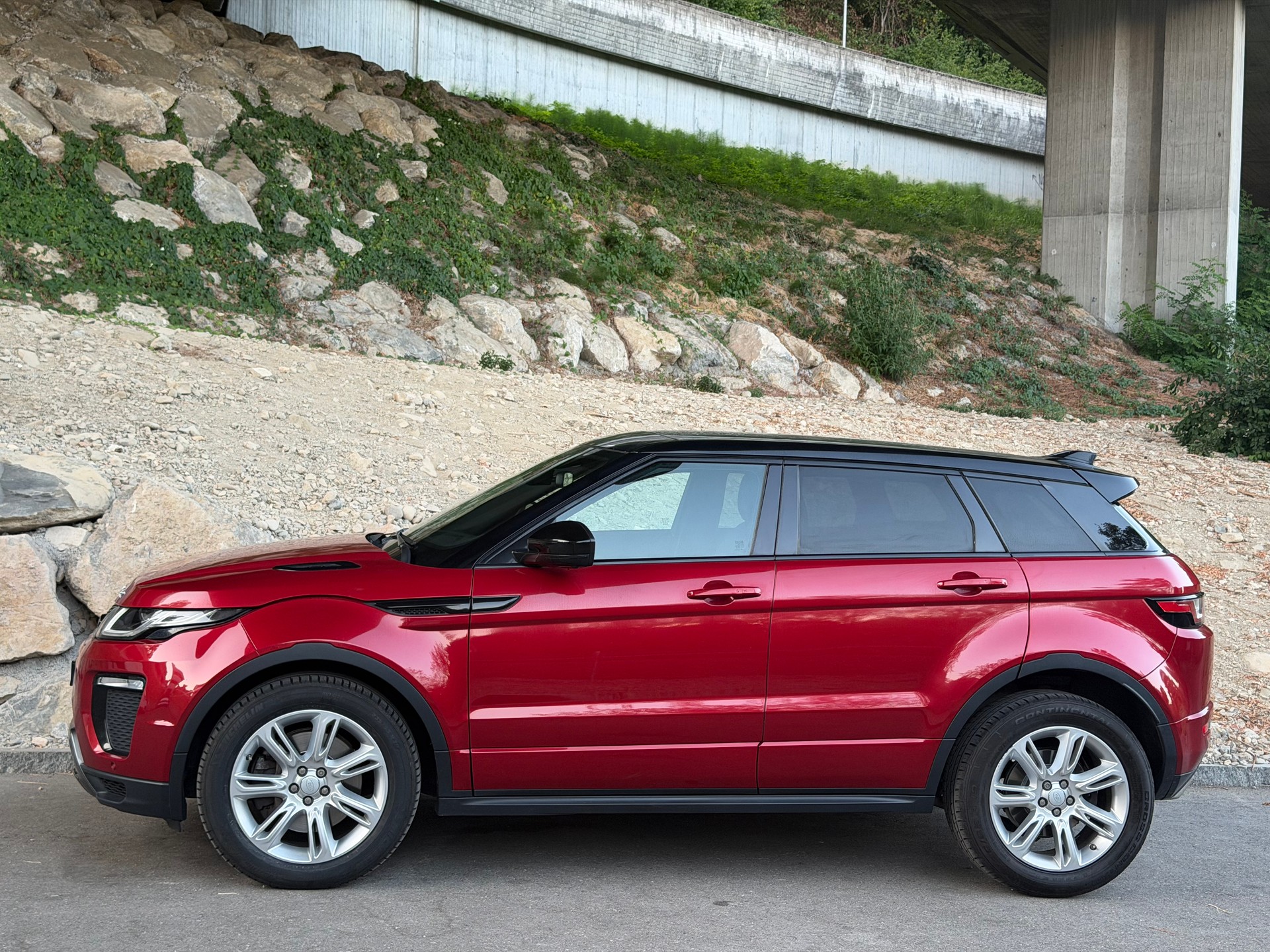 LAND ROVER Range Rover Evoque 2.0 SD4 SE Dynamic AT9-image-2