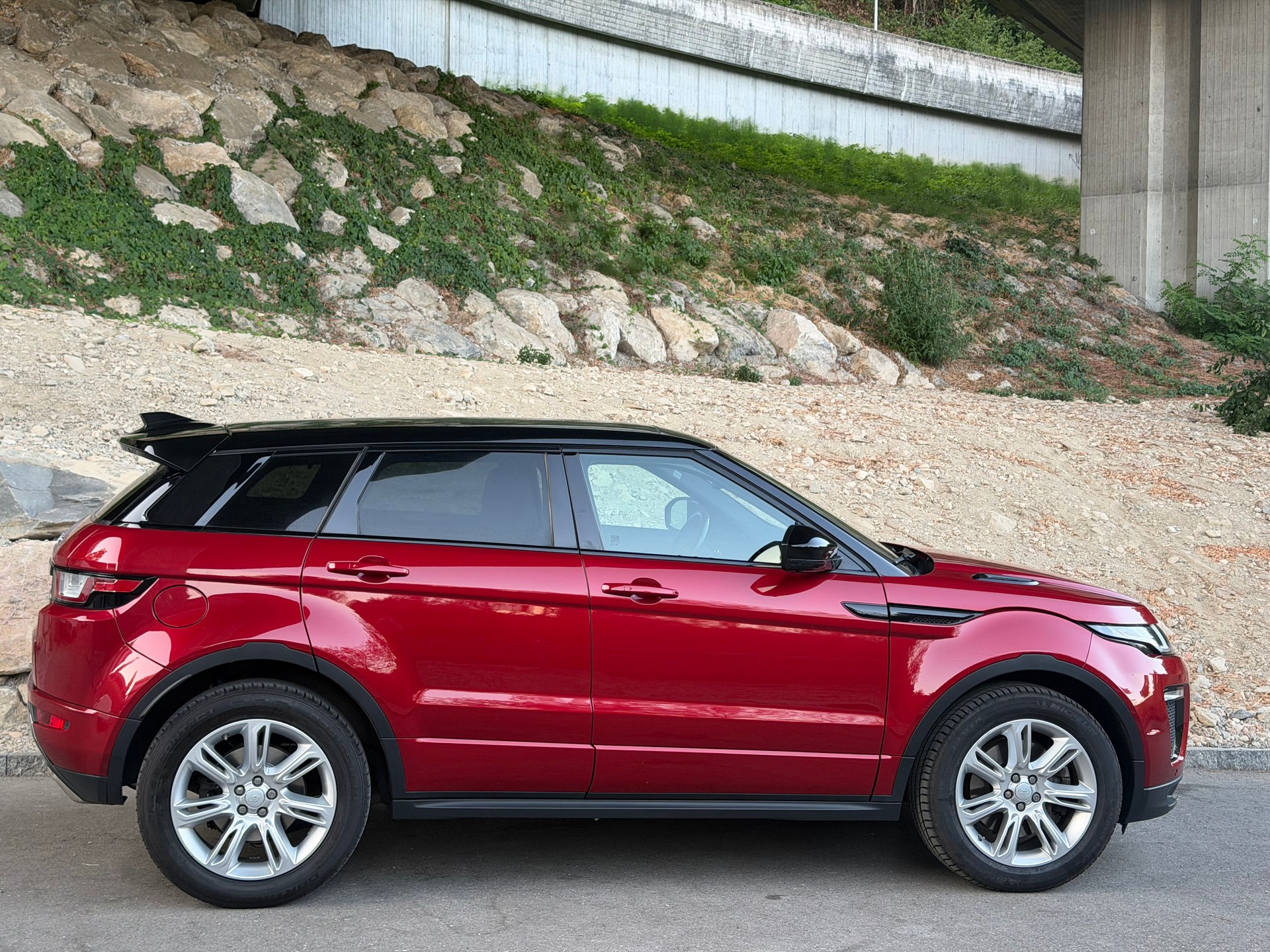 LAND ROVER Range Rover Evoque 2.0 SD4 SE Dynamic AT9-image-5