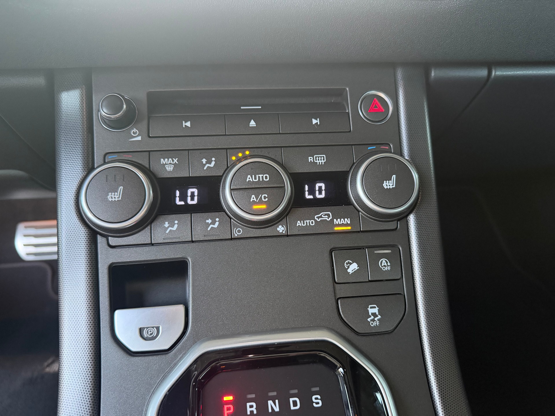 LAND ROVER Range Rover Evoque 2.0 SD4 SE Dynamic AT9-image-12