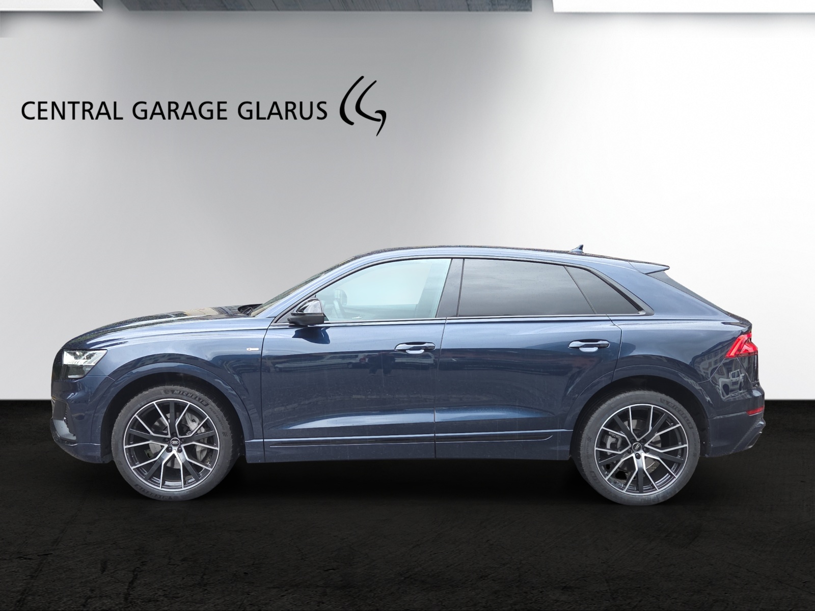 AUDI Q8 55 TFSI quattro tiptronic-showroom-element-3