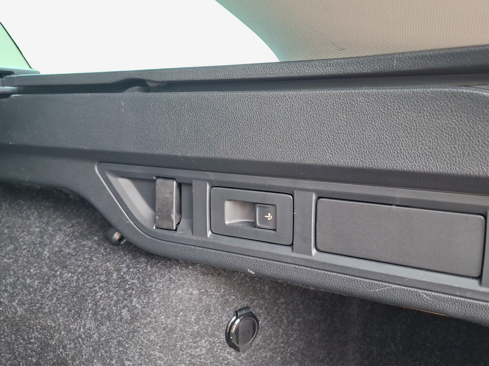 SKODA Octavia Combi 1.5 TSI mHEV DSG Dynamic-image-13