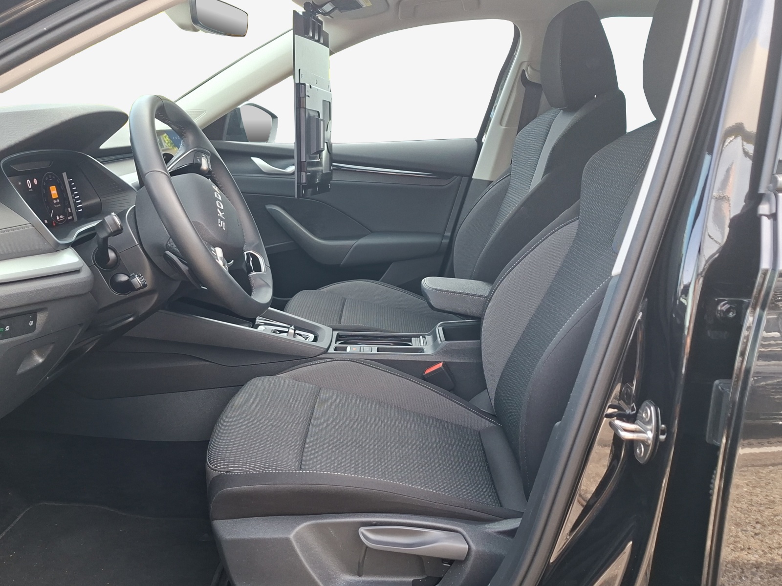 SKODA Octavia Combi 1.5 TSI mHEV DSG Dynamic-image-7