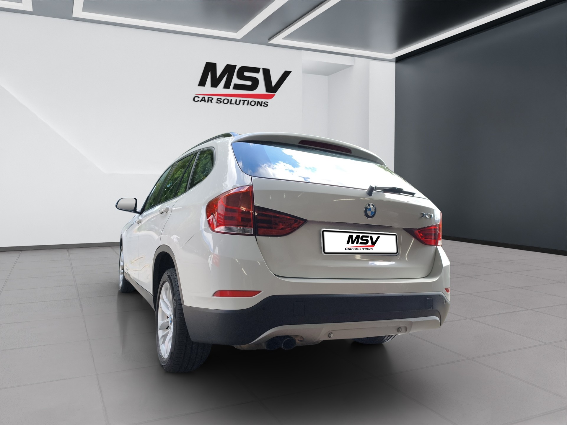 BMW X1 xDrive 20i Steptronic-showroom-element-2