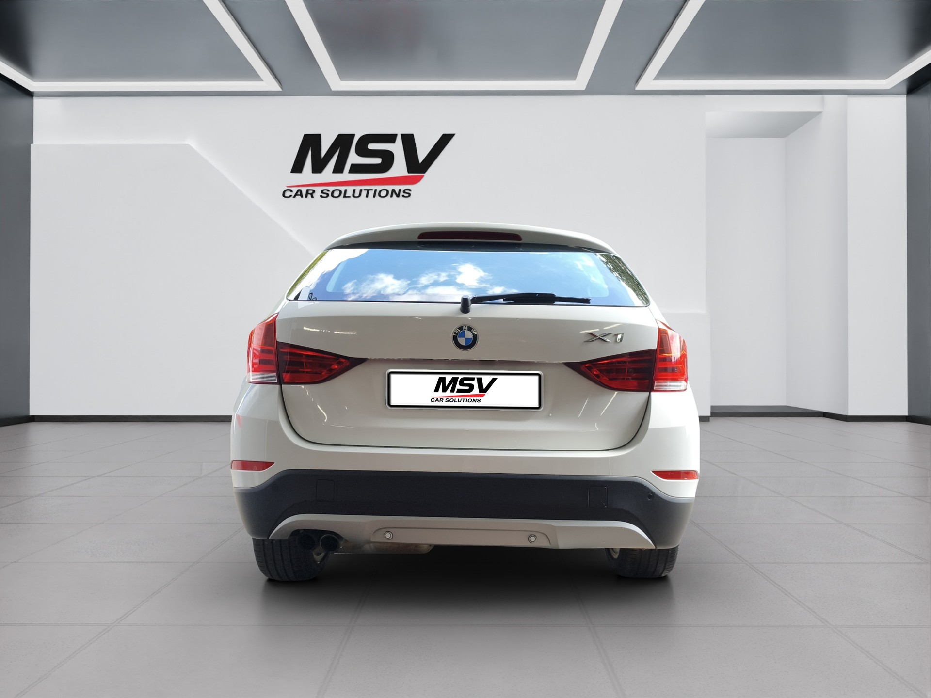 BMW X1 xDrive 20i Steptronic-showroom-element-3