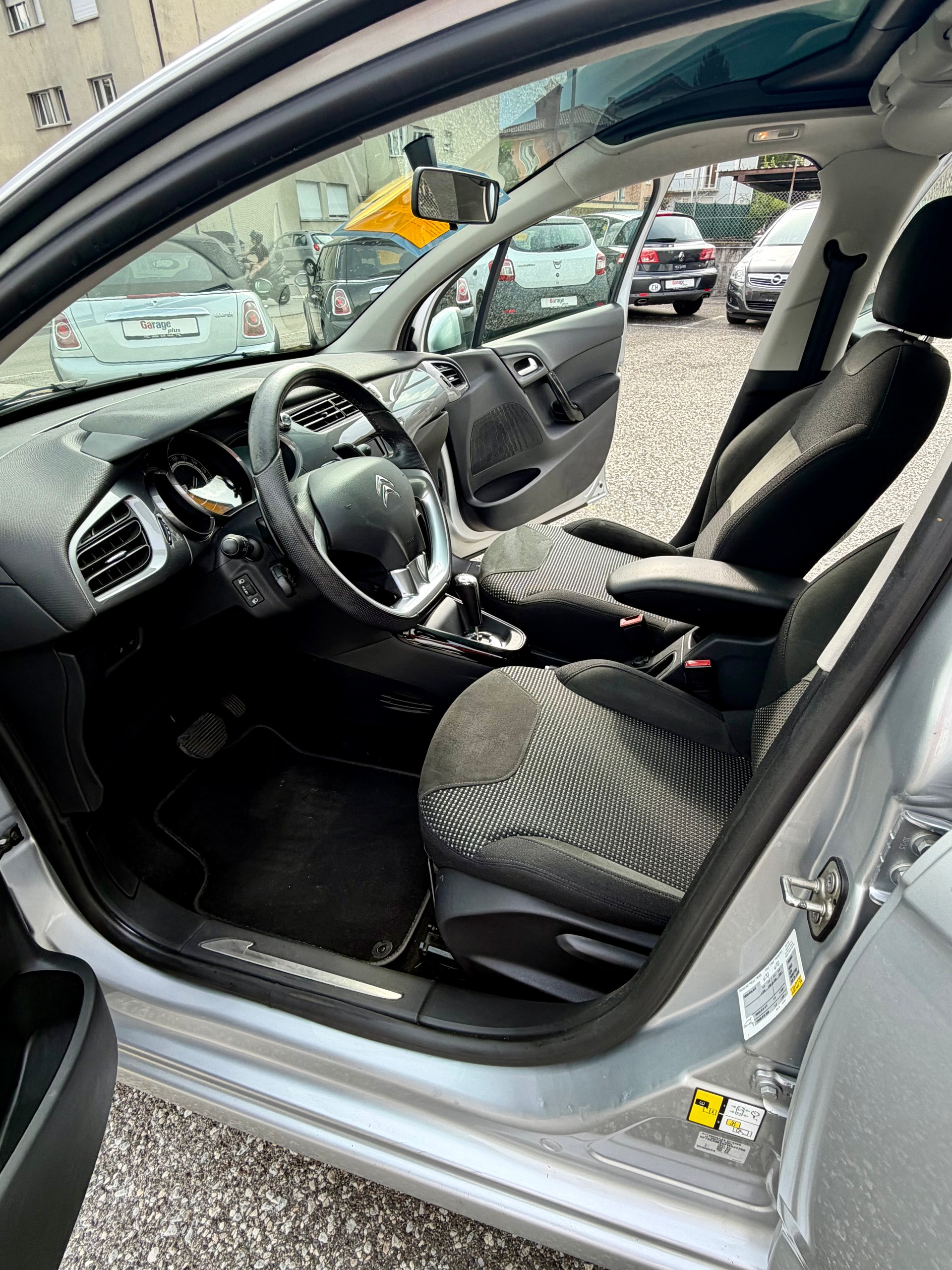 CITROEN C3 1.2i Exclusive ETG5-image-8