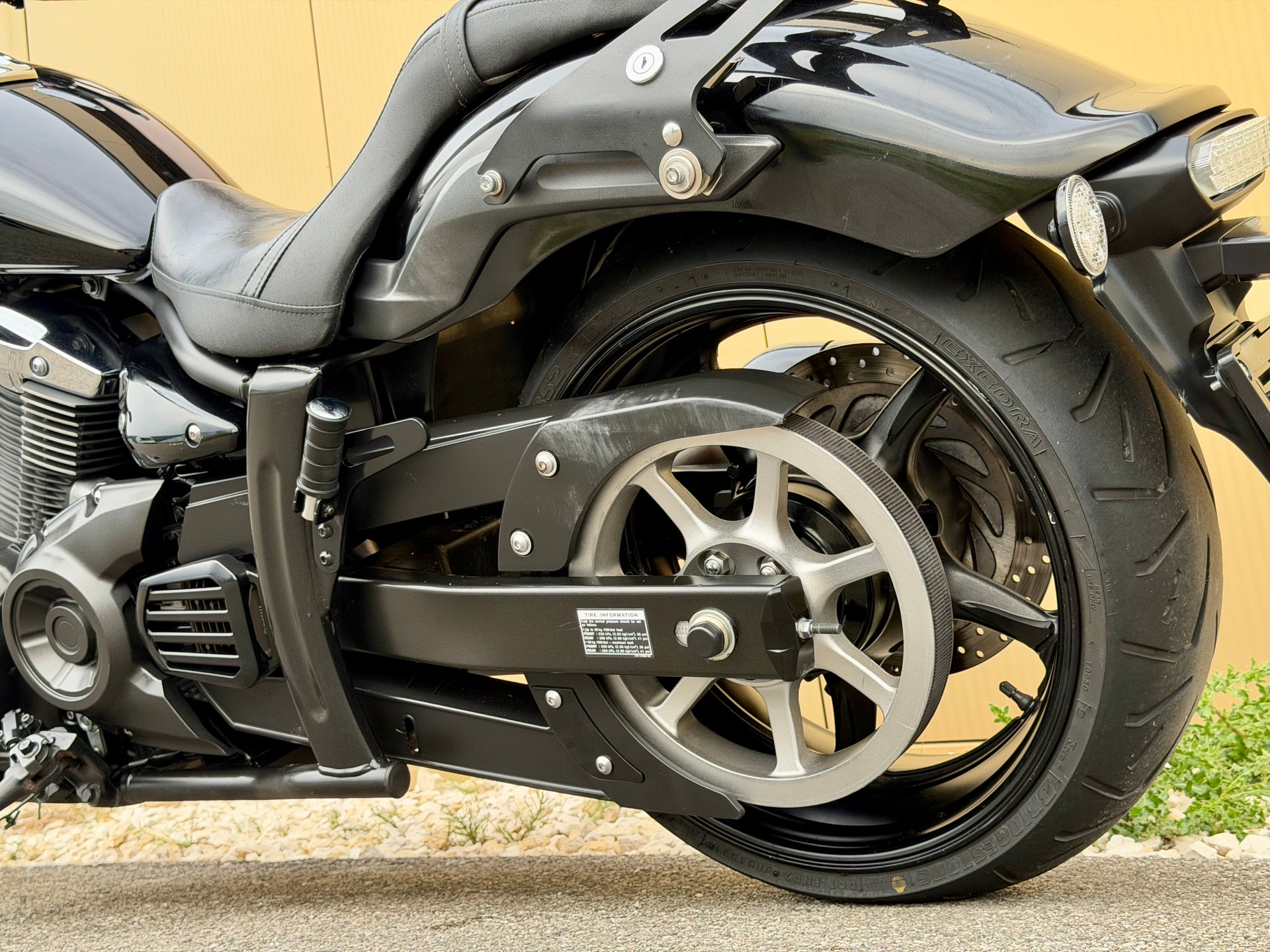 YAMAHA XVS 1300 Custom-image-13