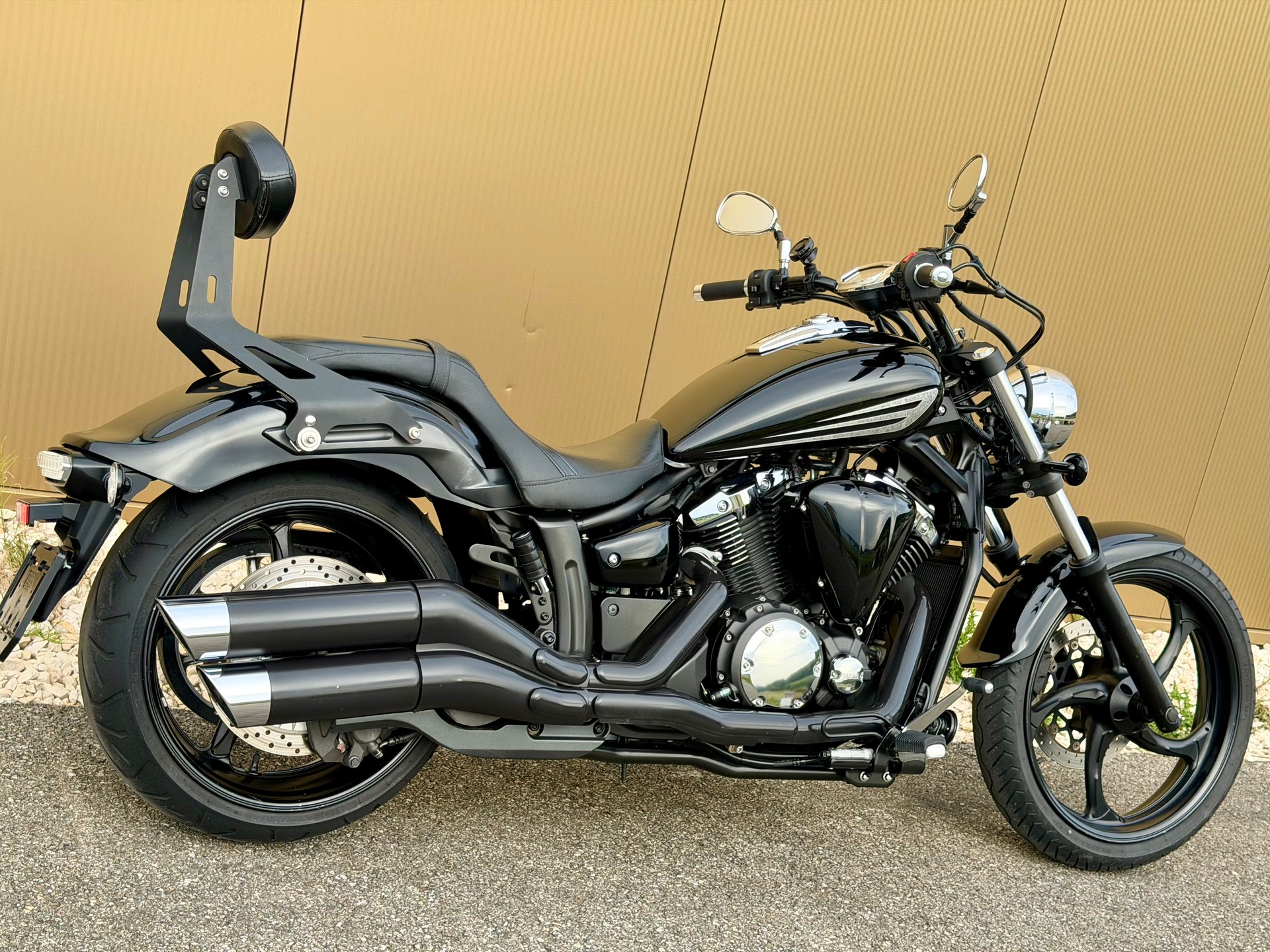 YAMAHA XVS 1300 Custom-image-4