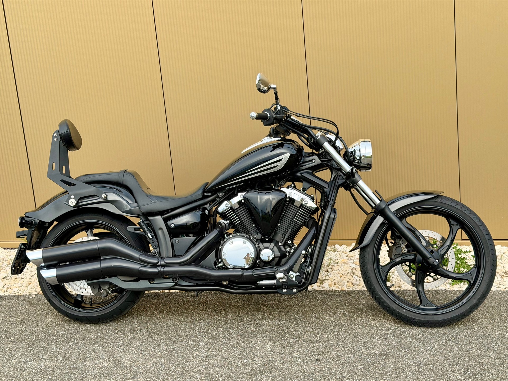 YAMAHA XVS 1300 Custom-image-3