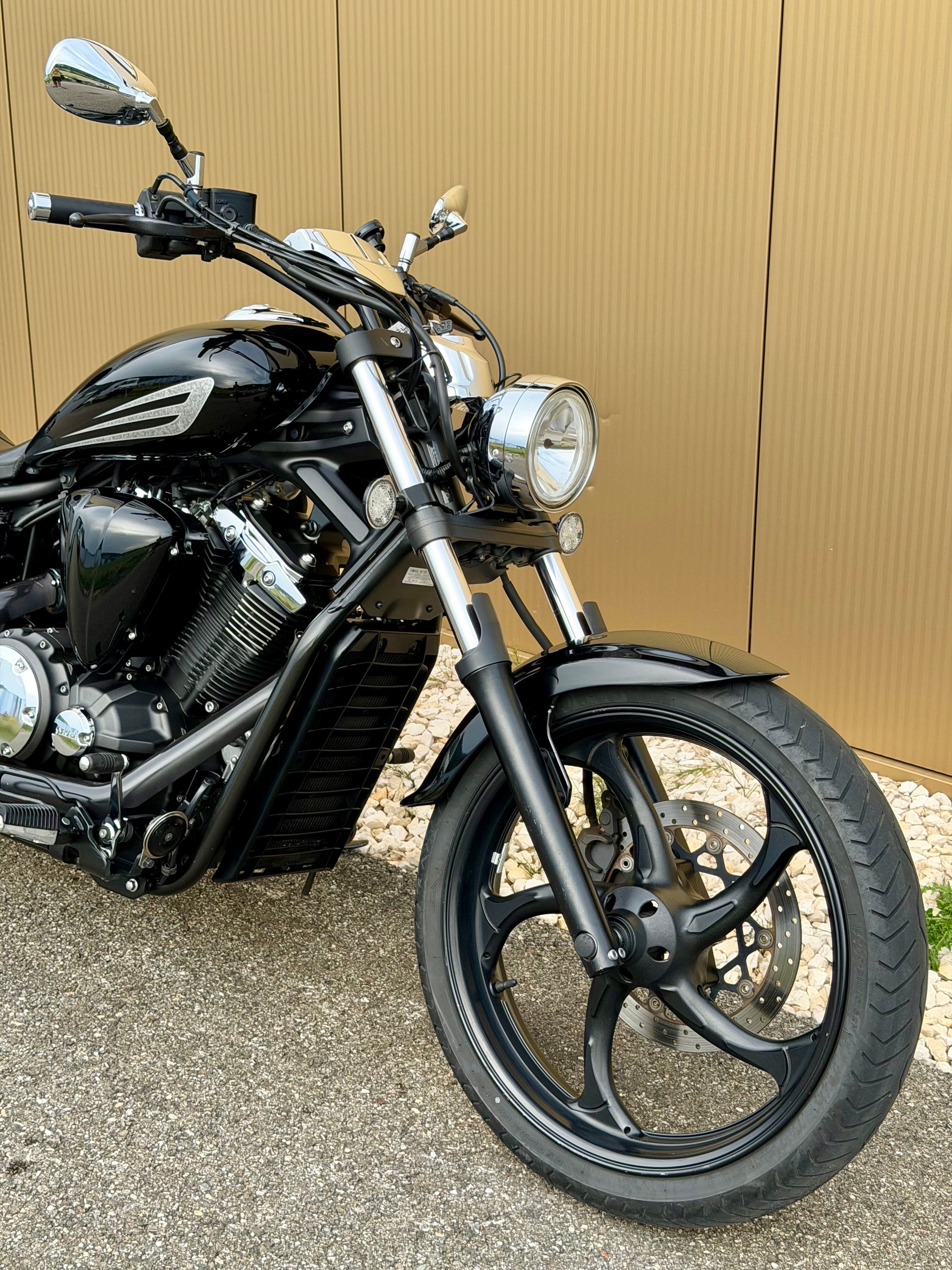 YAMAHA XVS 1300 Custom-image-1