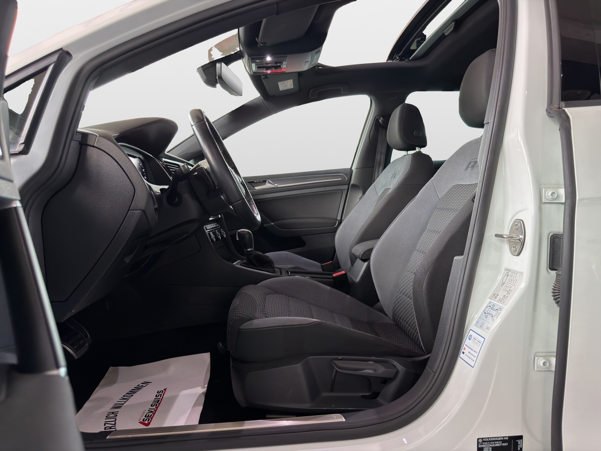 VW Golf 2.0 TDI Highline DSG*R-Line*Frisch ab MFK,1 Jahr oder 20'000km Garantie*-image-10