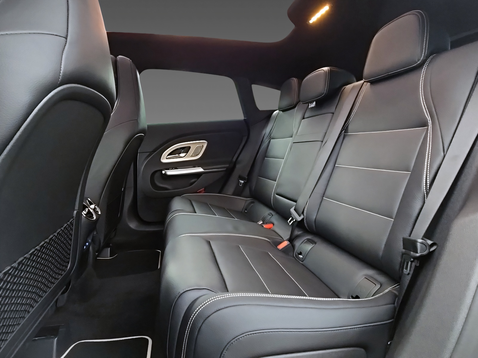 MERCEDES-BENZ CLA 220 4Matic Shooting Brake-image-10