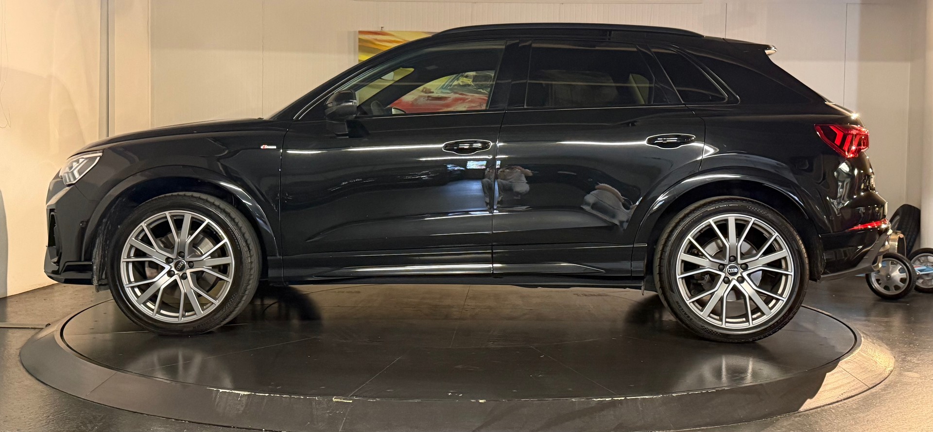 AUDI Q3 40 TFSI S line quattro S-tronic-showroom-element-2