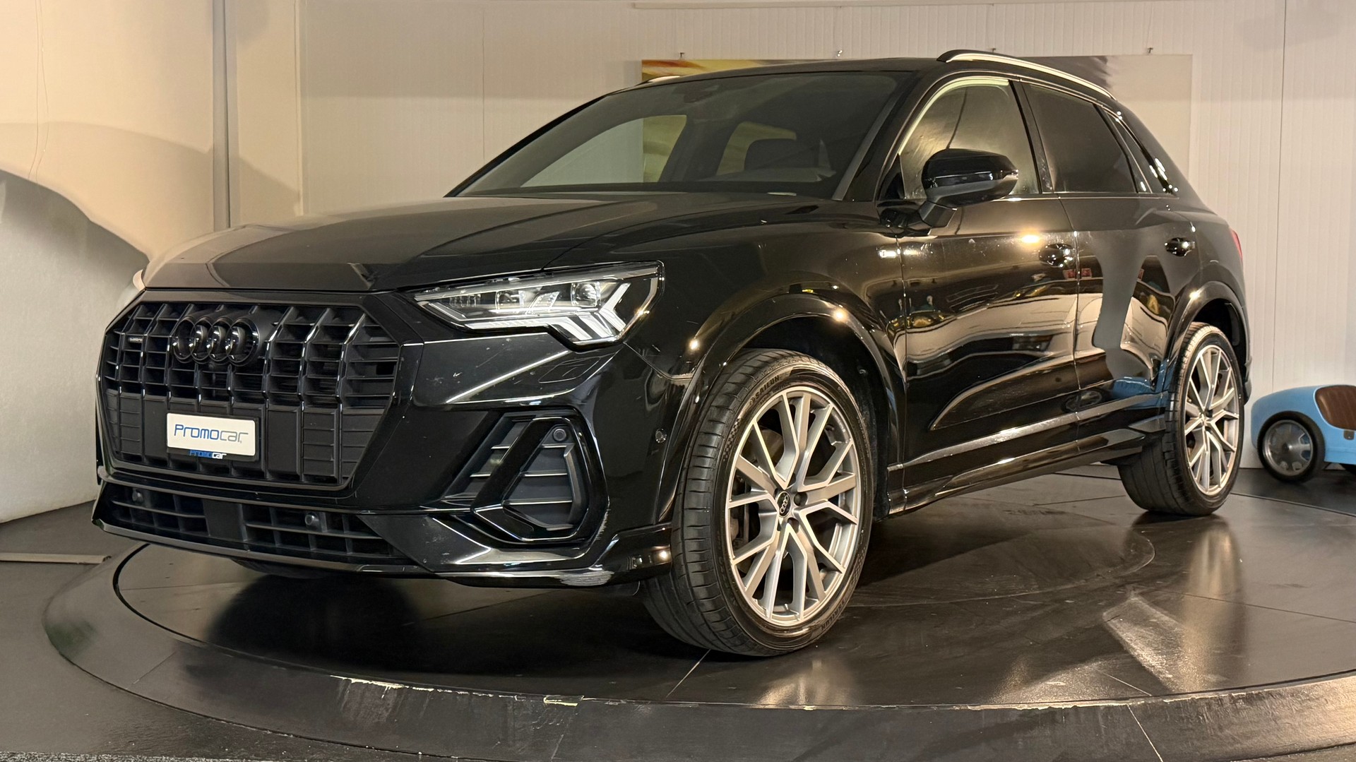 AUDI Q3 40 TFSI S line quattro S-tronic