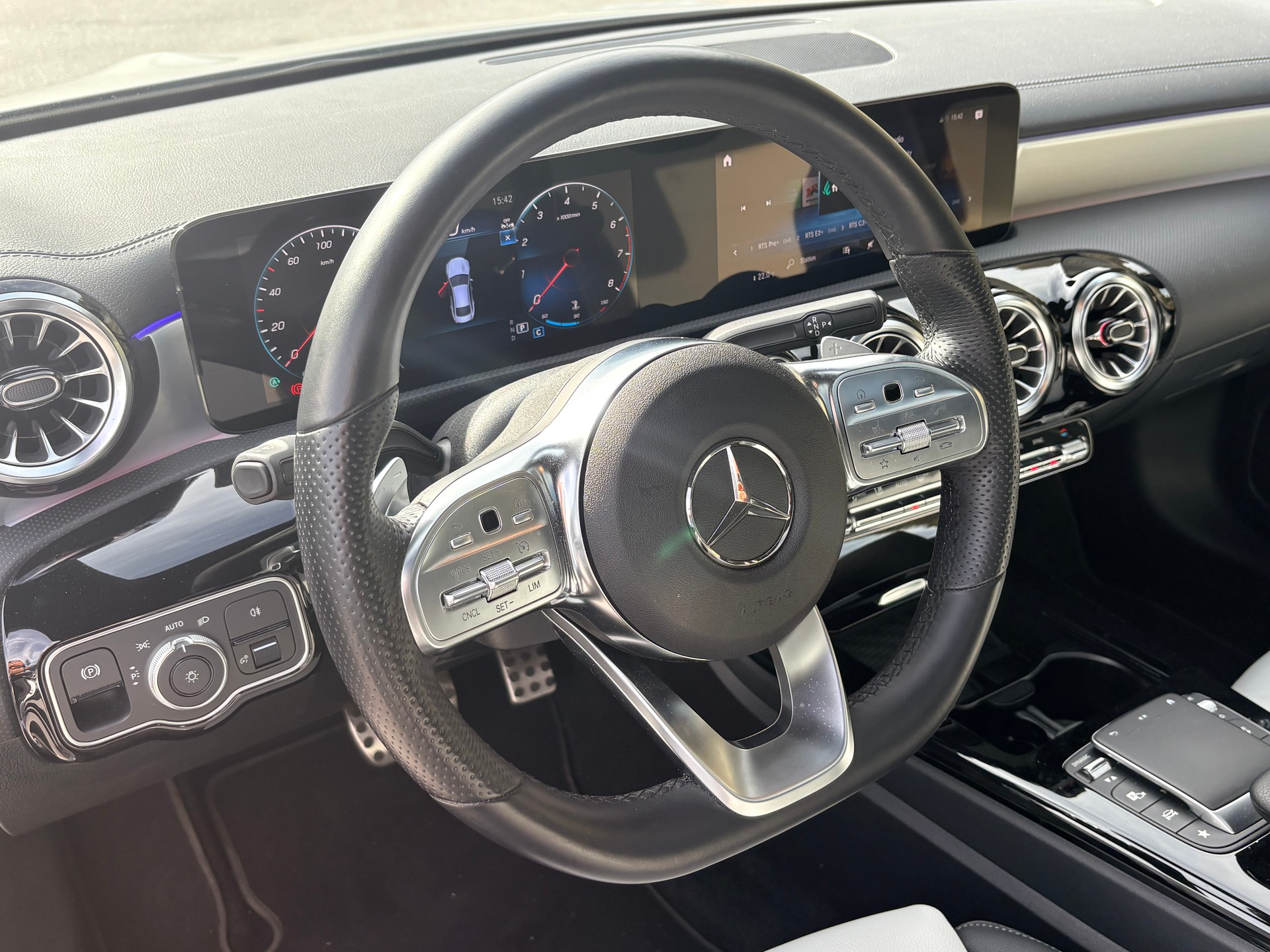 MERCEDES-BENZ CLA 250 4Matic AMG Line 7G-DCT-image-8