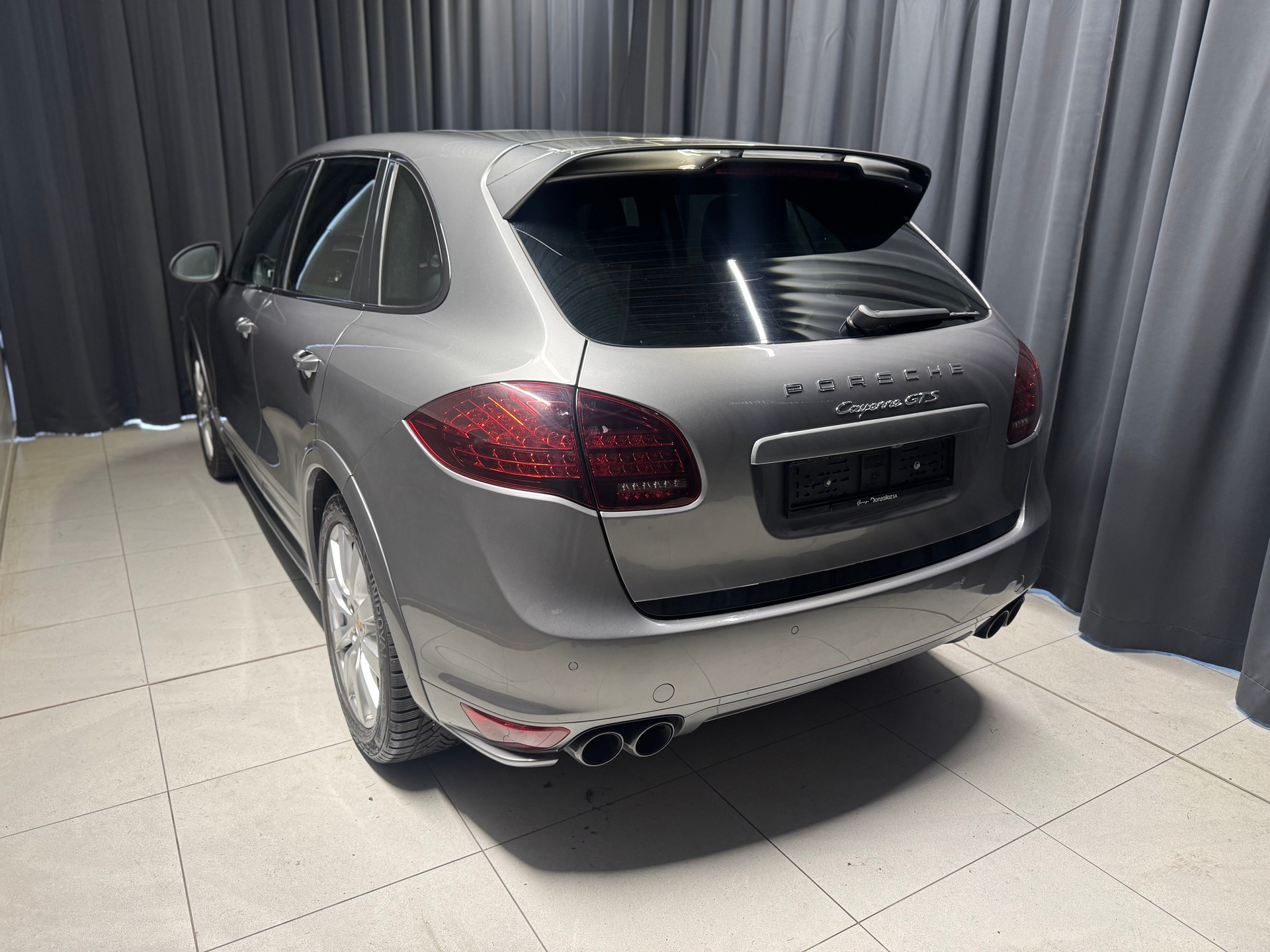 PORSCHE Cayenne GTS (49)-showroom-element-3