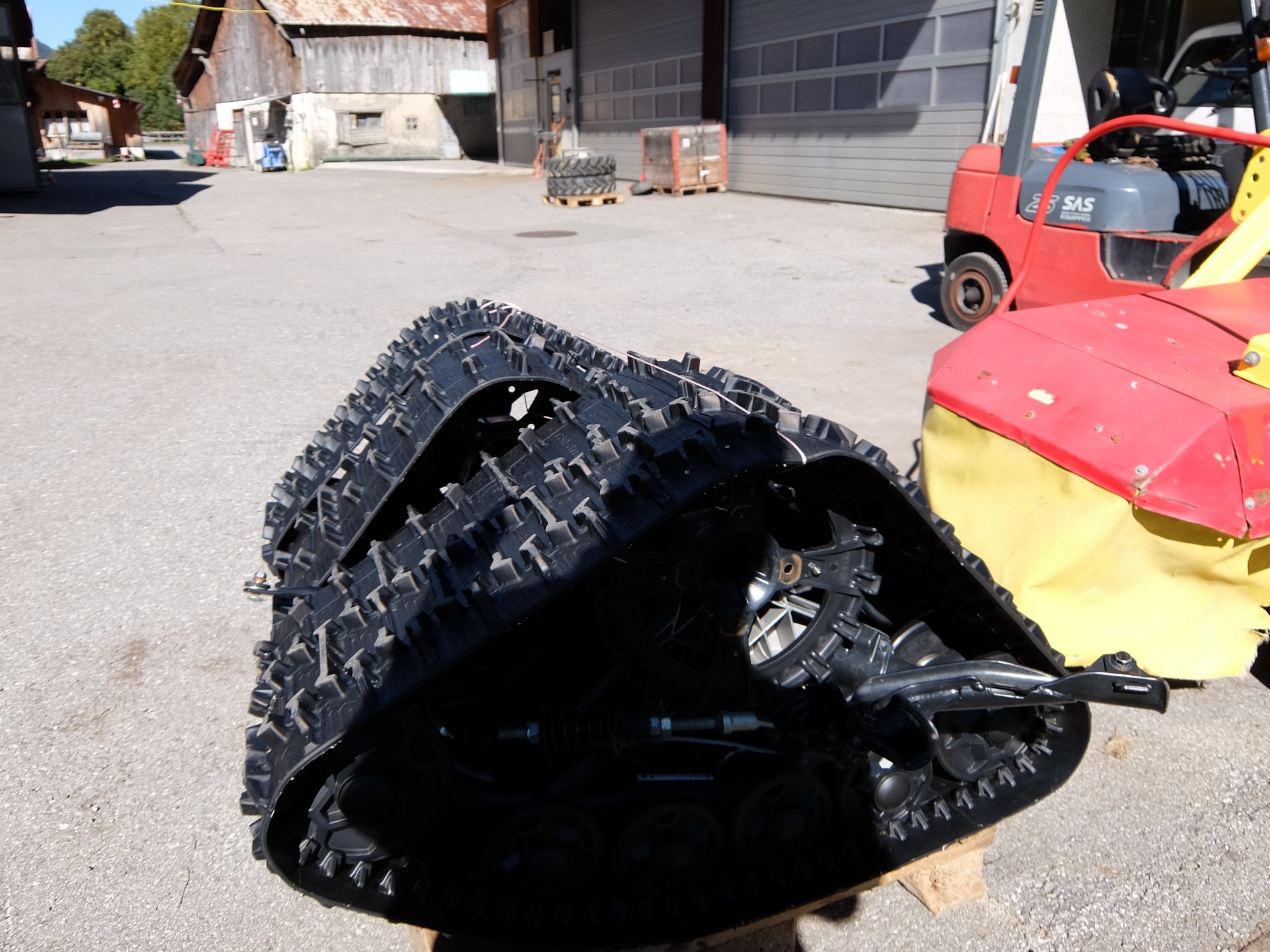 CAN-AM Raupen Apache 360-image-2