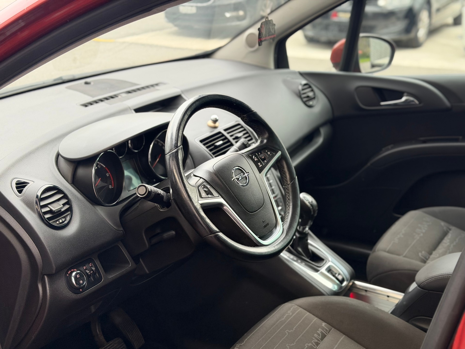 OPEL Meriva 1.7 CDTi Cosmo Automatic-image-4