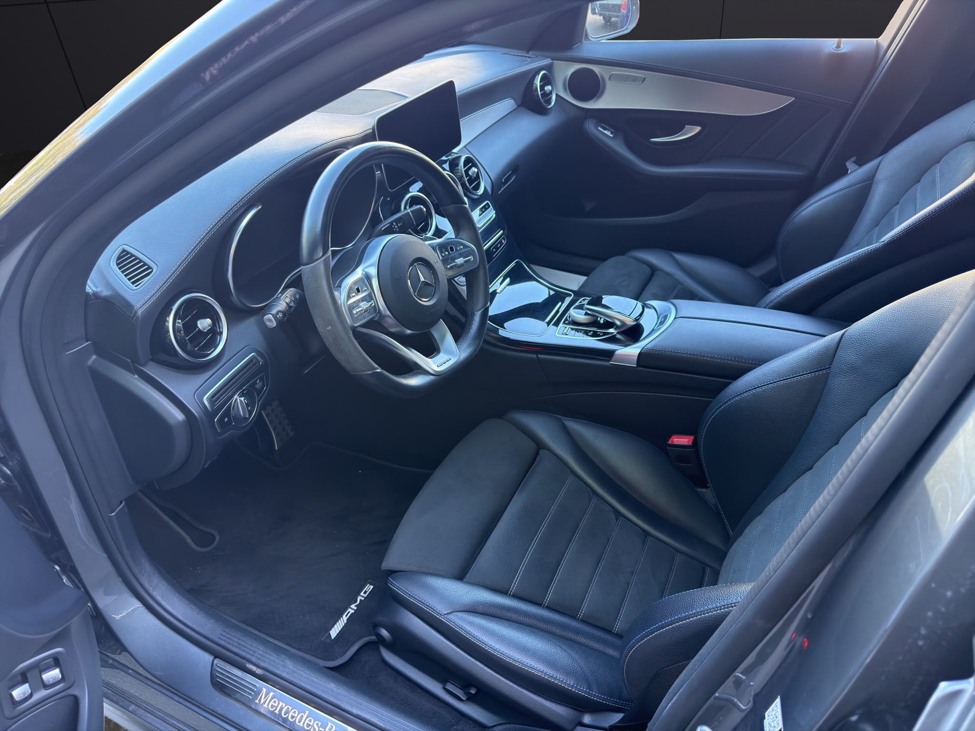 MERCEDES-BENZ C 300 e T-Modell AMG Line 9G-Tronic-image-8